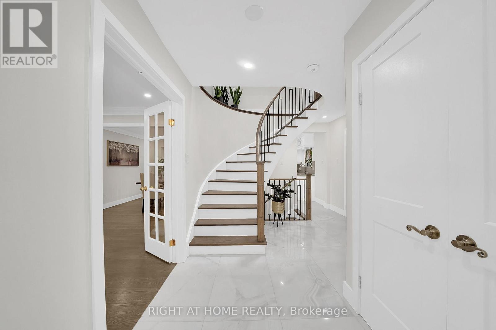 57 Wexford Road, Brampton, Ontario  L6Z 2W4 - Photo 3 - W12369463