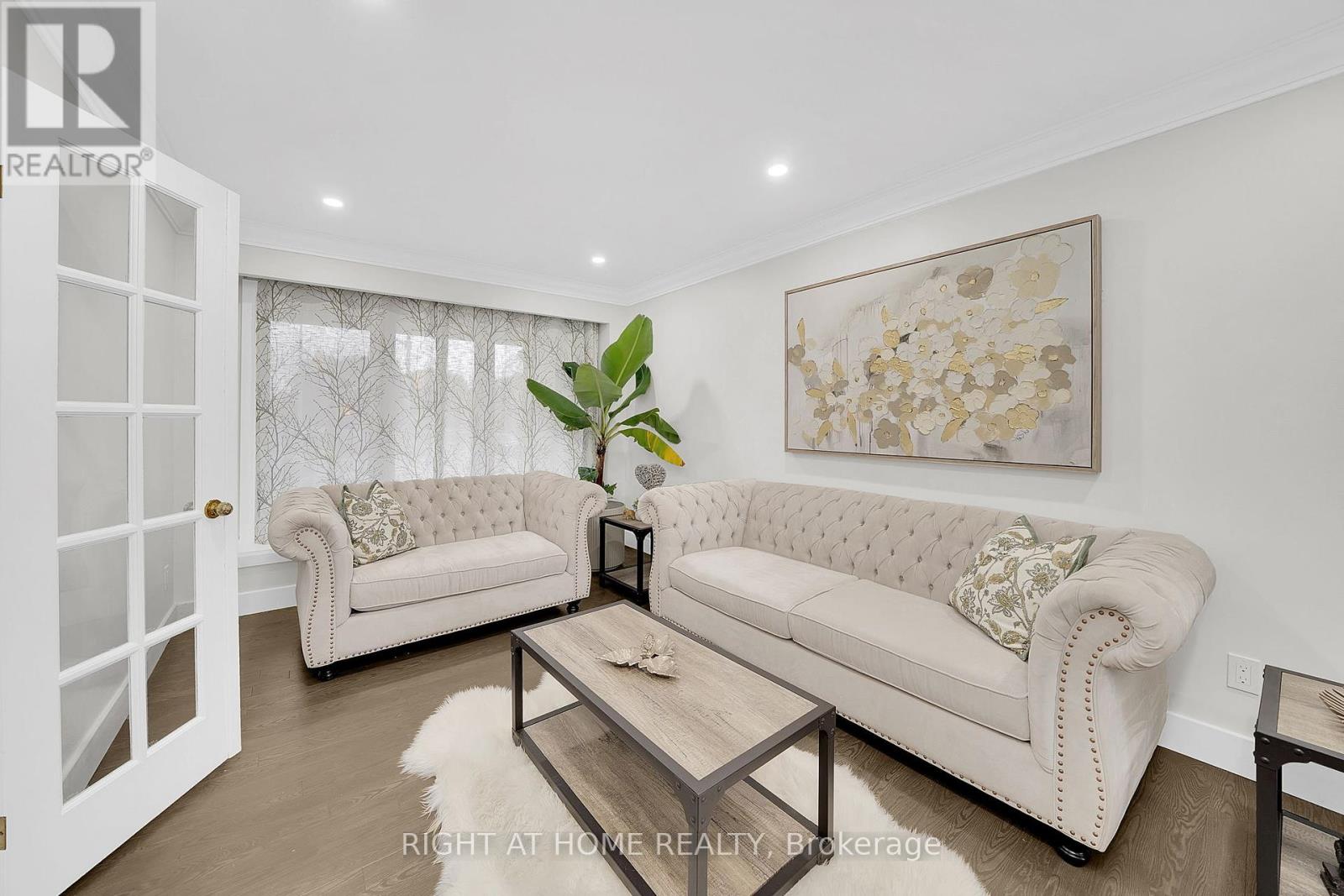 57 Wexford Road, Brampton, Ontario  L6Z 2W4 - Photo 6 - W12369463
