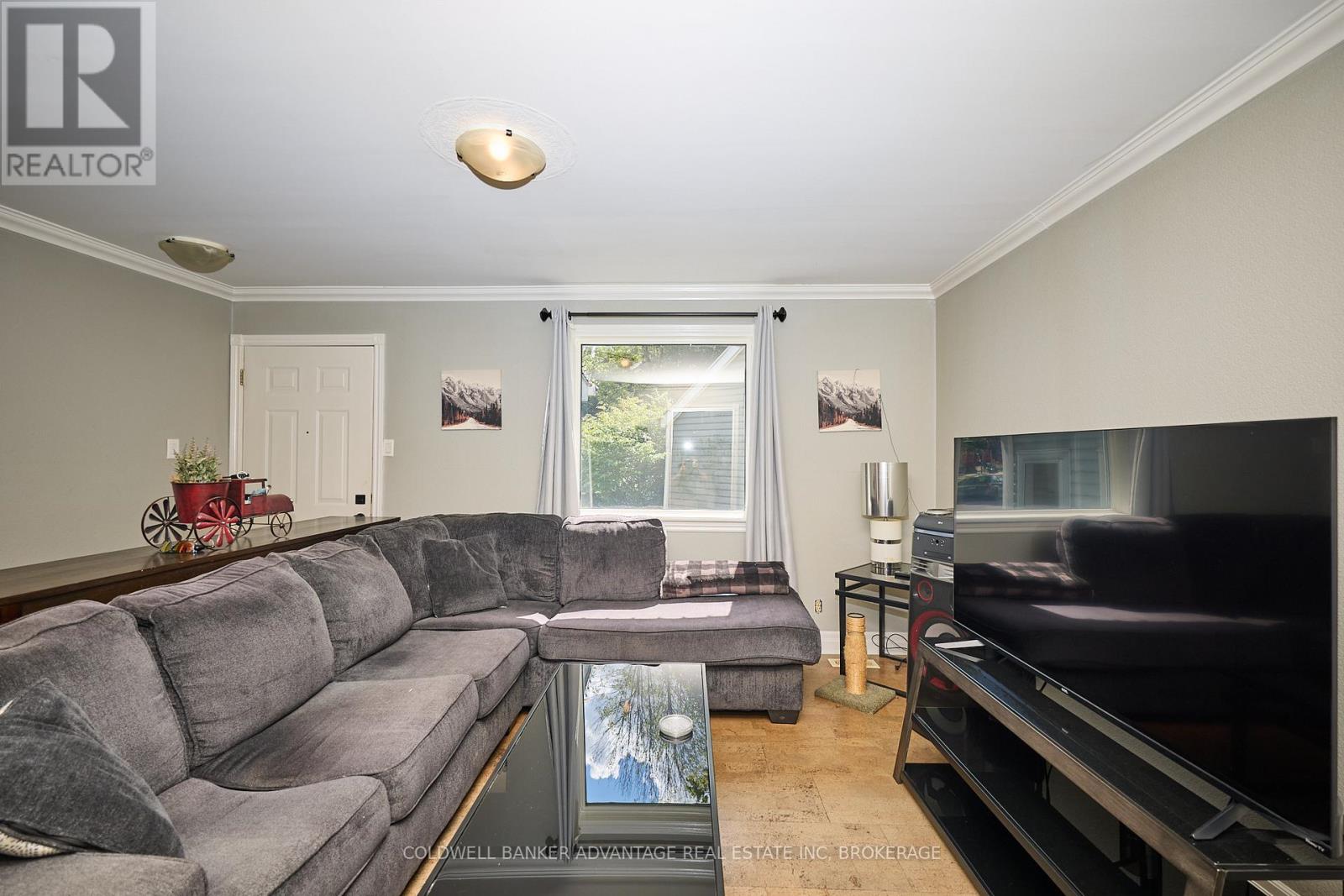 41 Dunkirk Court, Welland, Ontario  L3B 4W1 - Photo 7 - X12368275
