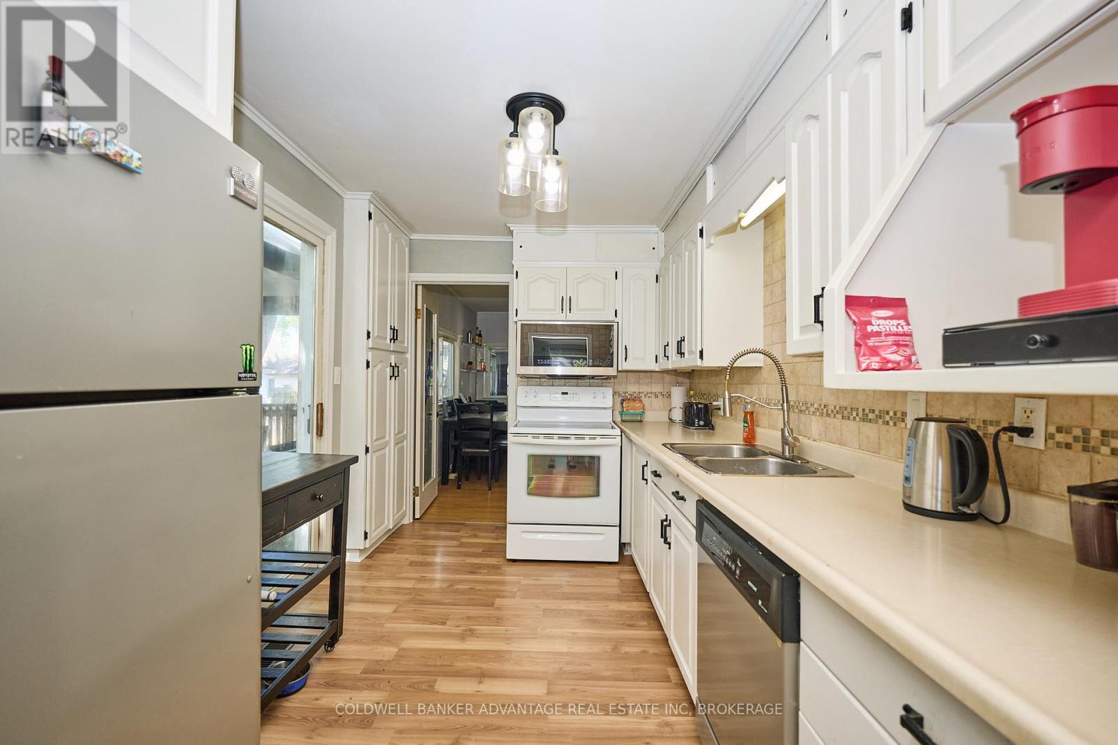 41 Dunkirk Court, Welland, Ontario  L3B 4W1 - Photo 8 - X12368275