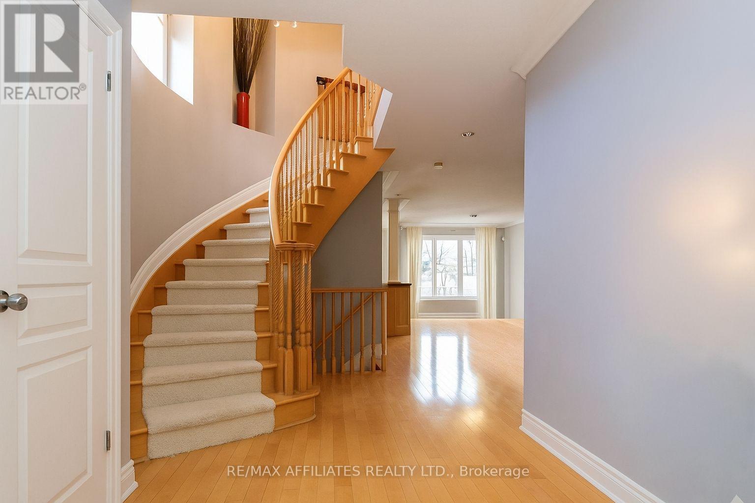 561 Aquaview Drive, Ottawa, Ontario  K4A 4V4 - Photo 2 - X12369489