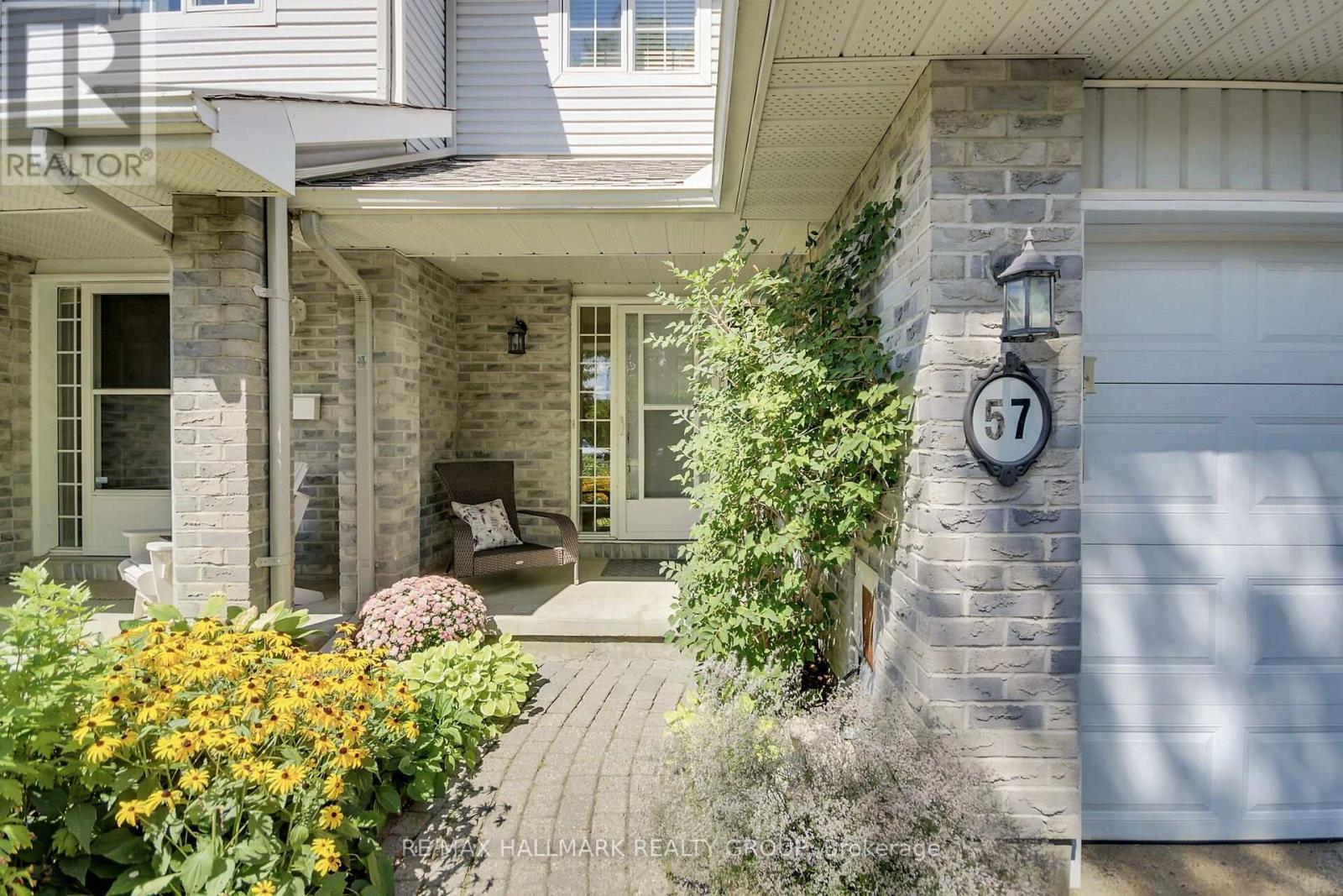 57 Windcrest Court, Ottawa, Ontario  K2T 1B5 - Photo 11 - X12369498