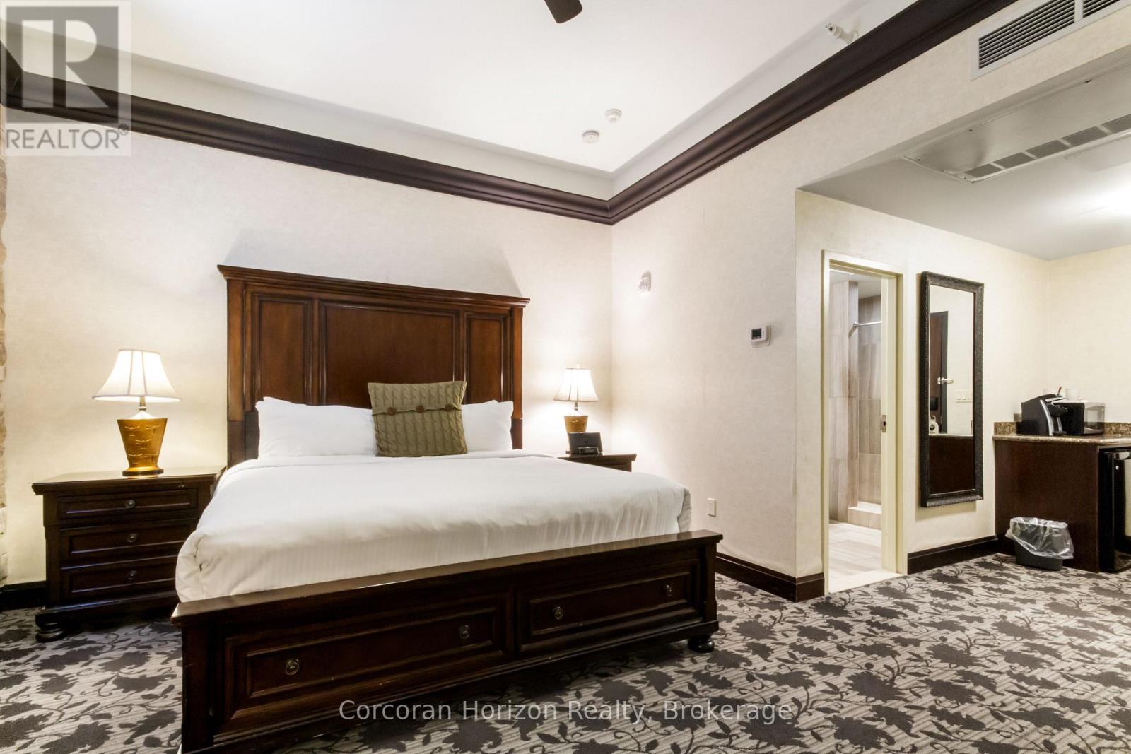 271 Merritt Street, St. Catharines (Oakdale), Ontario  L2T 1K1 - Photo 11 - X12369475