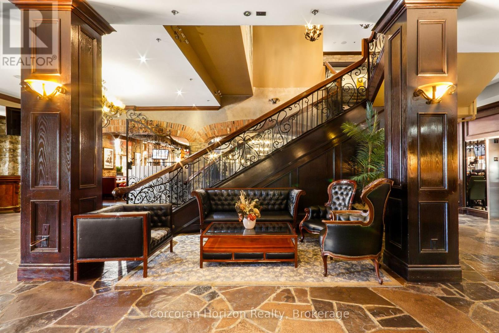 271 Merritt Street, St. Catharines (Oakdale), Ontario  L2T 1K1 - Photo 5 - X12369475