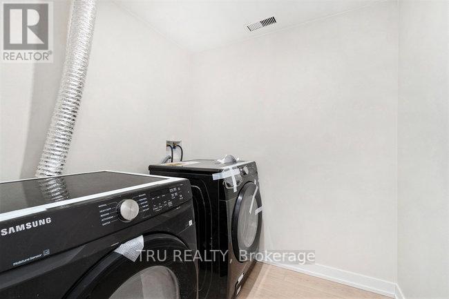 39 Sunnycrest Drive, Ottawa, Ontario  K2E 5Y4 - Photo 30 - X12347650