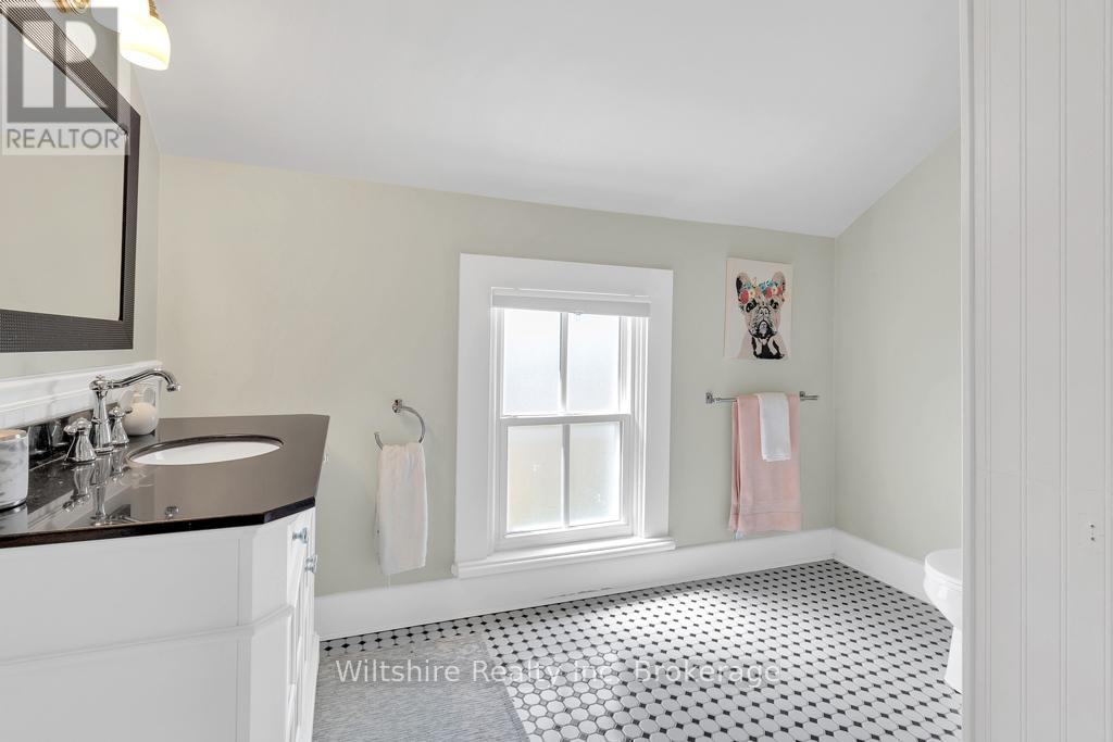 64 South Street W, Aylmer, Ontario  N5H 1R1 - Photo 14 - X12369516