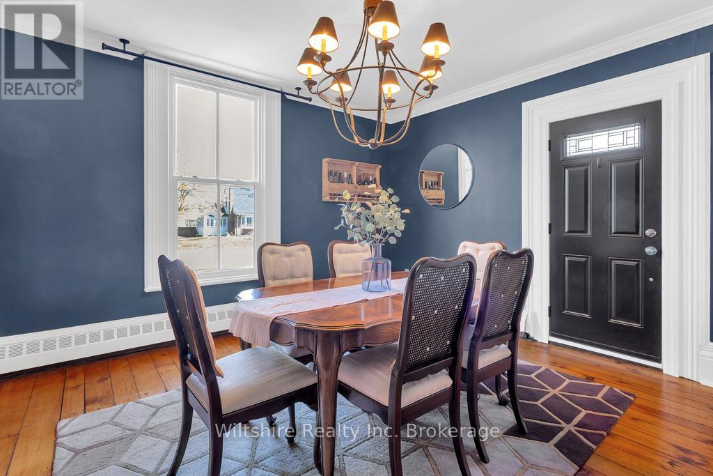 64 South Street W, Aylmer, Ontario  N5H 1R1 - Photo 7 - X12369516