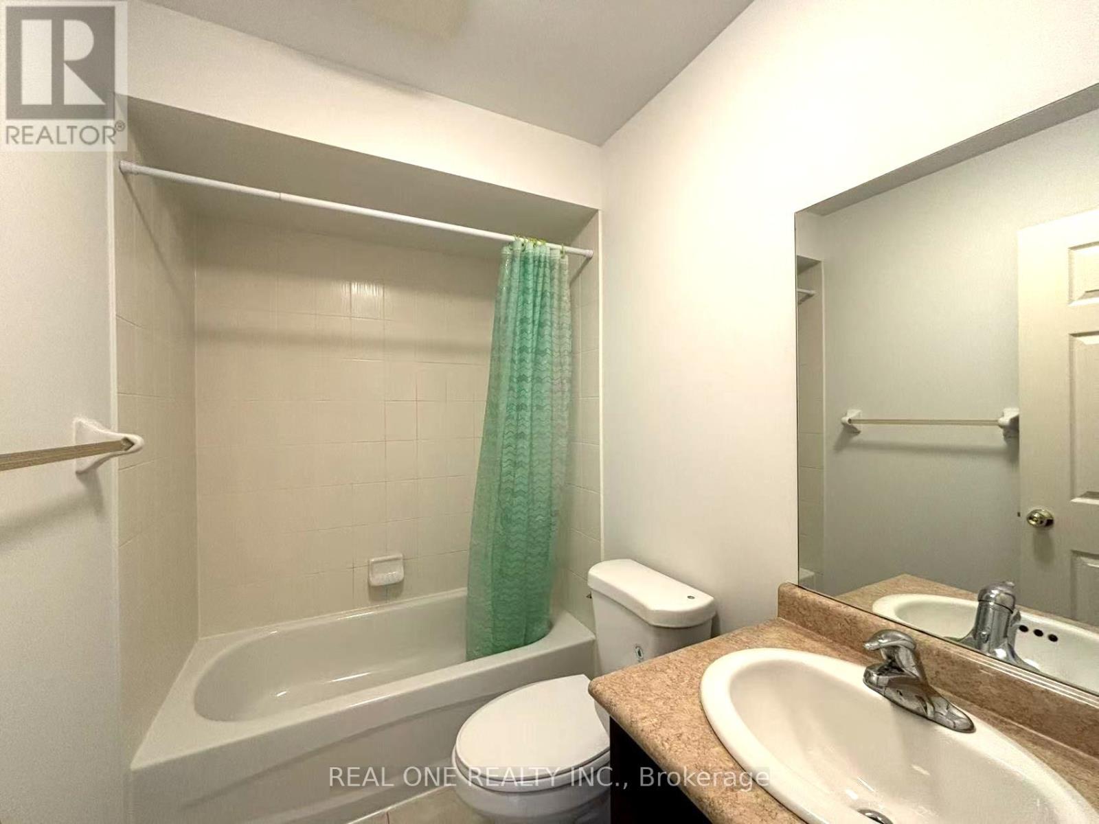 15 Adam Oates Heights, Toronto (Downsview-Roding-Cfb), Ontario  M3L 0G3 - Photo 33 - W12360670