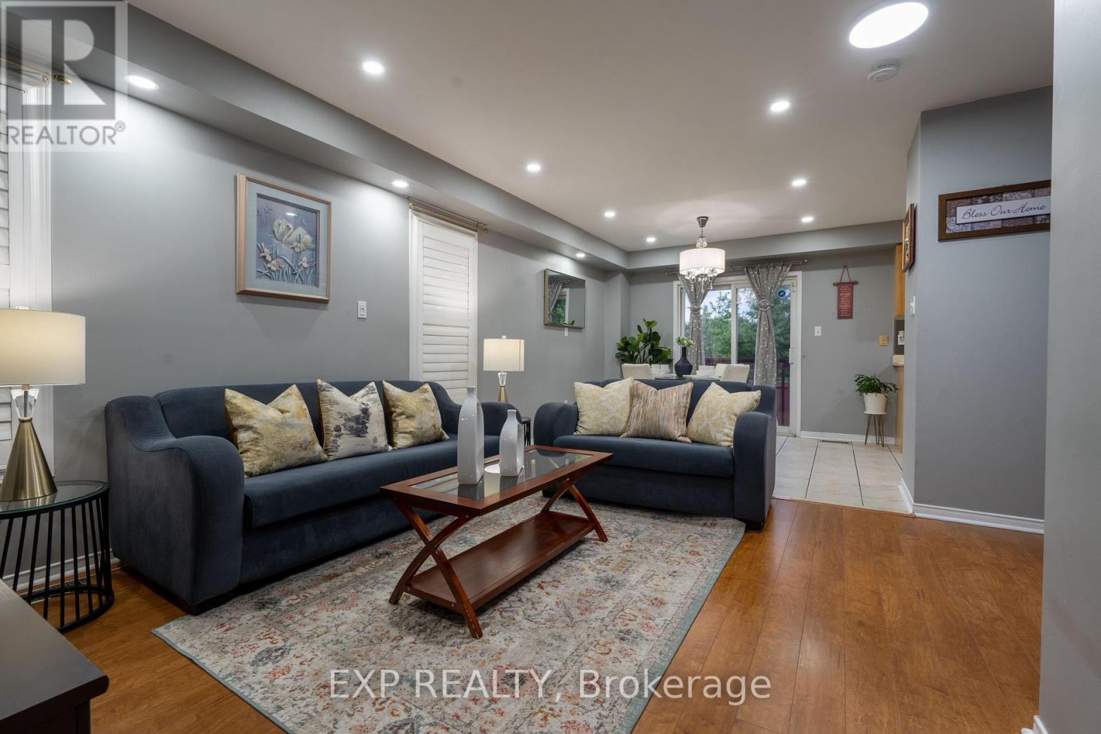 37 Farthingale Crescent, Brampton, Ontario  L7A 1S8 - Photo 6 - W12369520
