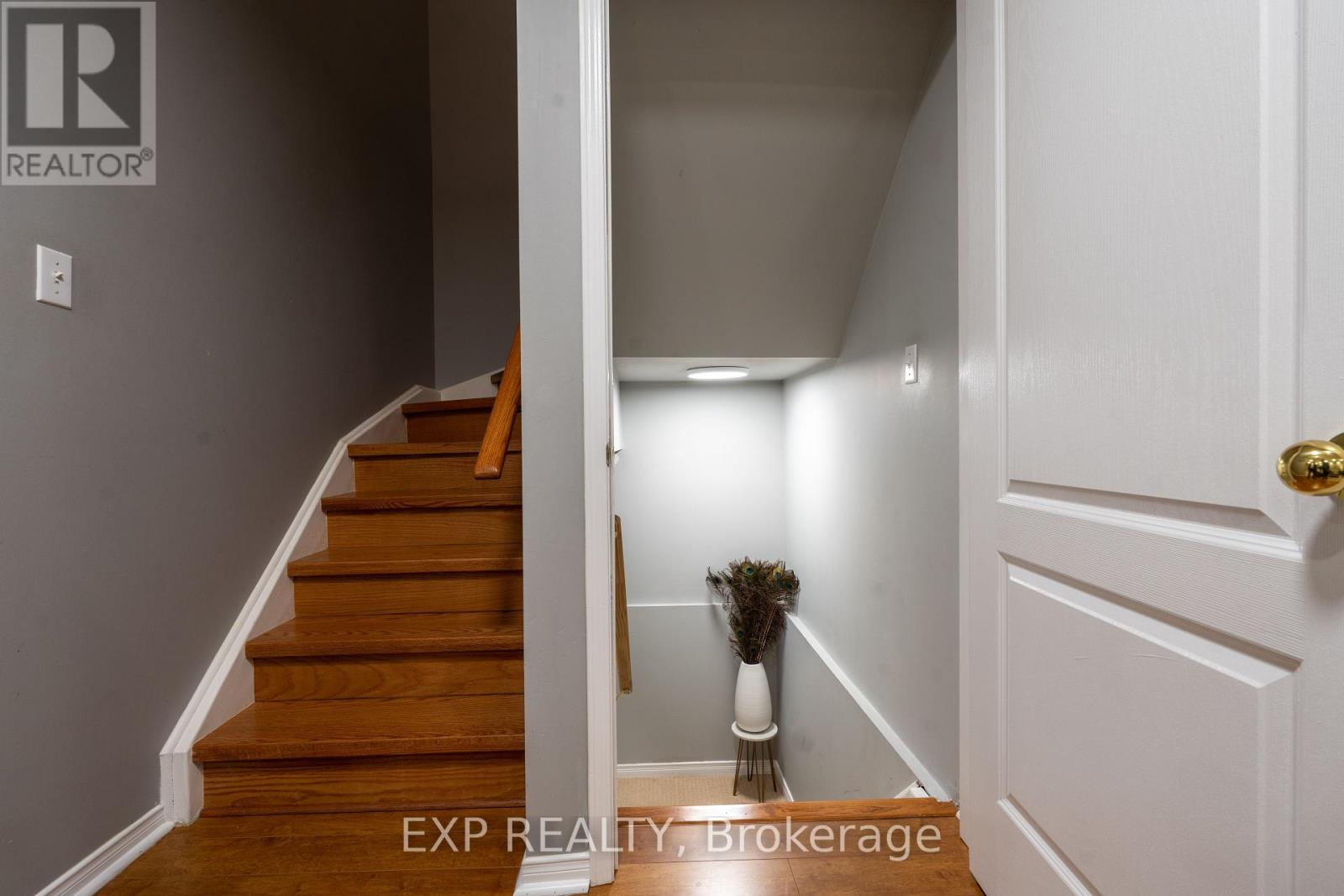 37 Farthingale Crescent, Brampton, Ontario  L7A 1S8 - Photo 14 - W12369520