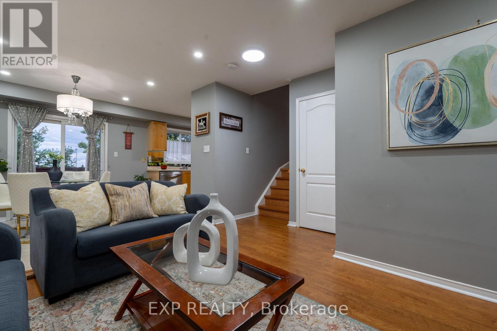 37 Farthingale Crescent, Brampton, Ontario  L7A 1S8 - Photo 8 - W12369520