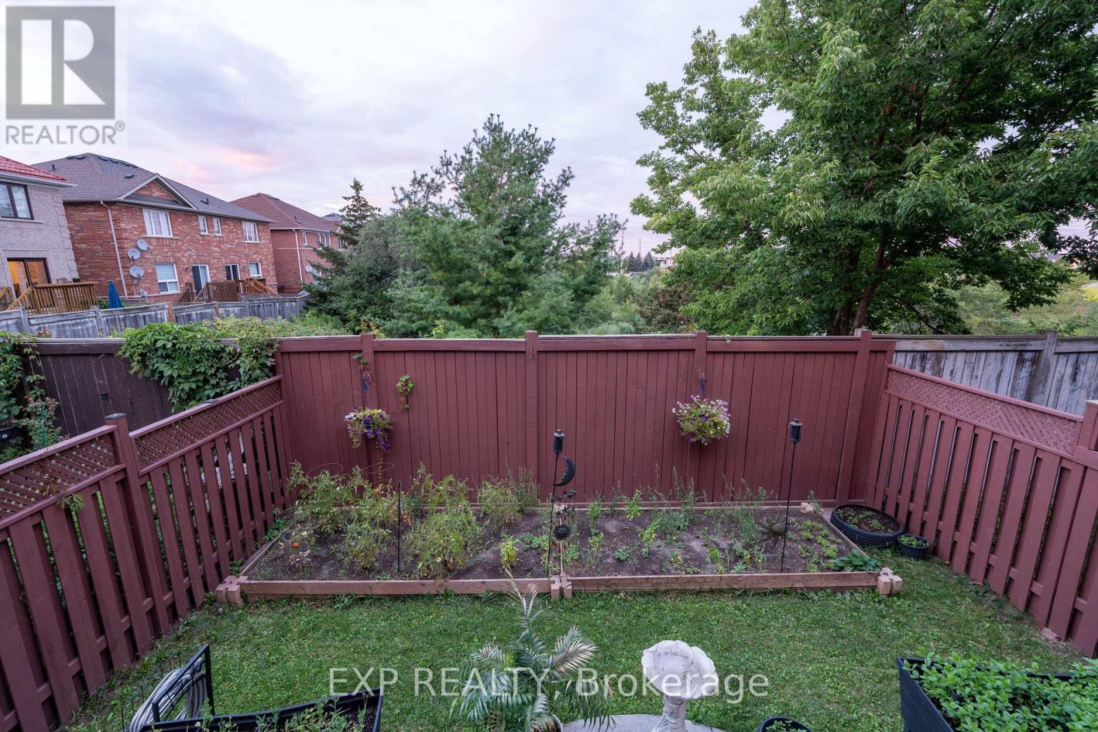 37 Farthingale Crescent, Brampton, Ontario  L7A 1S8 - Photo 32 - W12369520