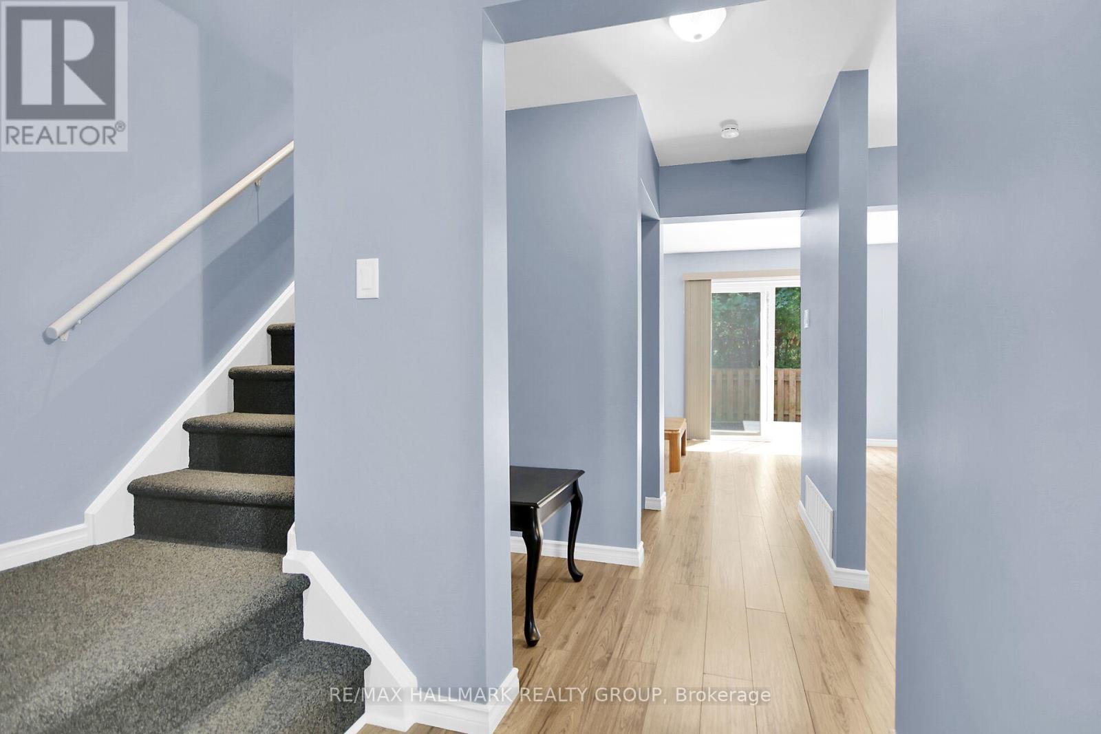 113 - 2570 Southvale Crescent, Ottawa, Ontario  K1B 5B6 - Photo 2 - X12369536
