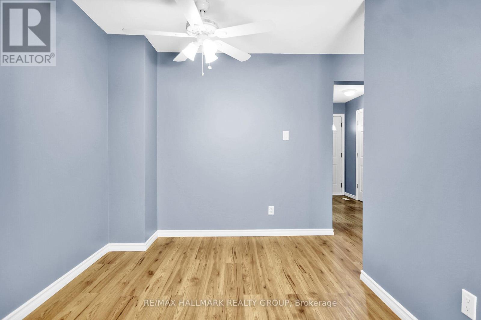 113 - 2570 Southvale Crescent, Ottawa, Ontario  K1B 5B6 - Photo 3 - X12369536