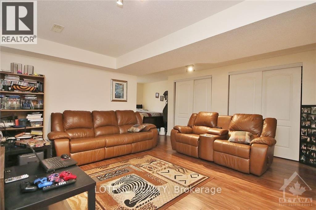 212 Meadowlilly Road, Ottawa, Ontario  K1T 4H1 - Photo 23 - X12301388