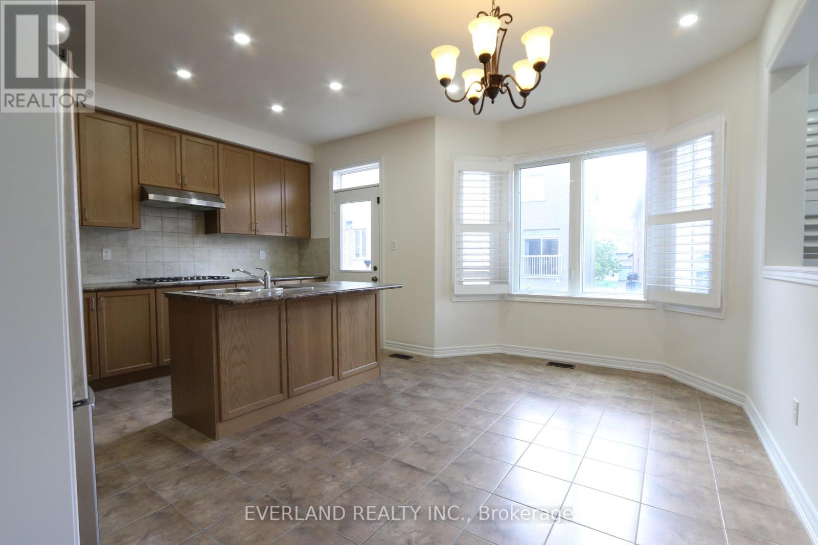 51 Lucida Court, Whitchurch-Stouffville (Stouffville), Ontario  L4A 1S1 - Photo 27 - N12369535