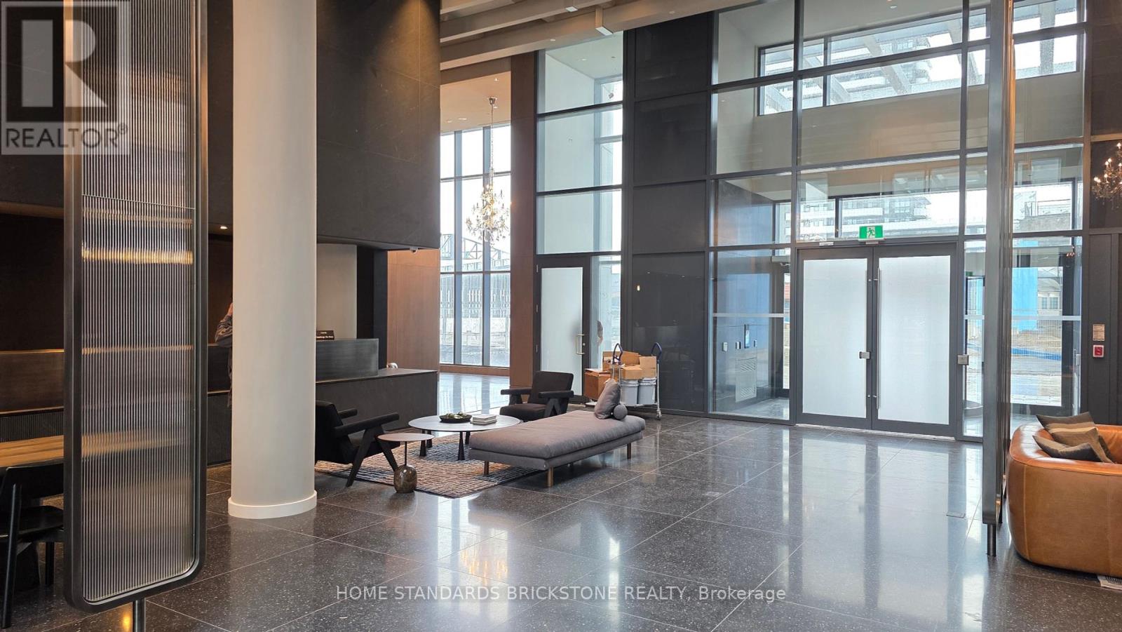 3711 - 28 Interchange Way, Vaughan, Ontario  L4K 0P8 - Photo 3 - N12369538