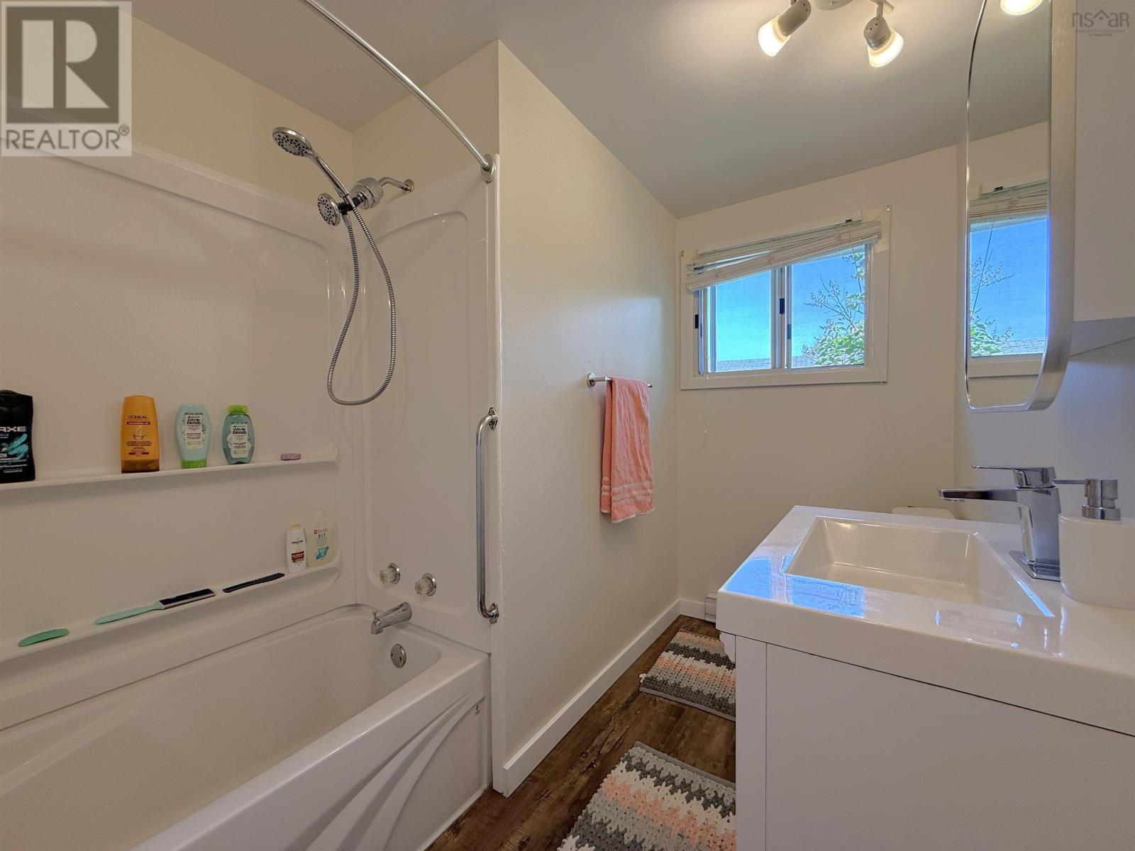 32 Murray Drive, Bridgewater, Nova Scotia  B4V 2M7 - Photo 21 - 202520249