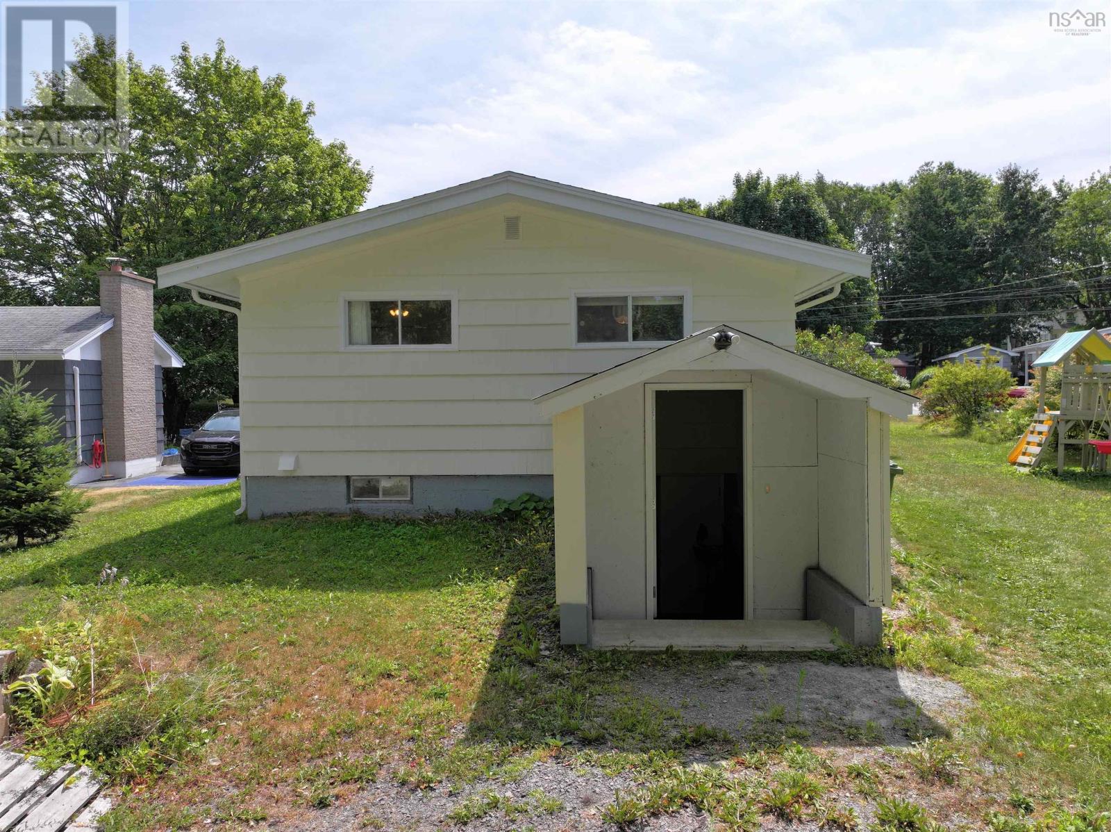 32 Murray Drive, Bridgewater, Nova Scotia  B4V 2M7 - Photo 6 - 202520249