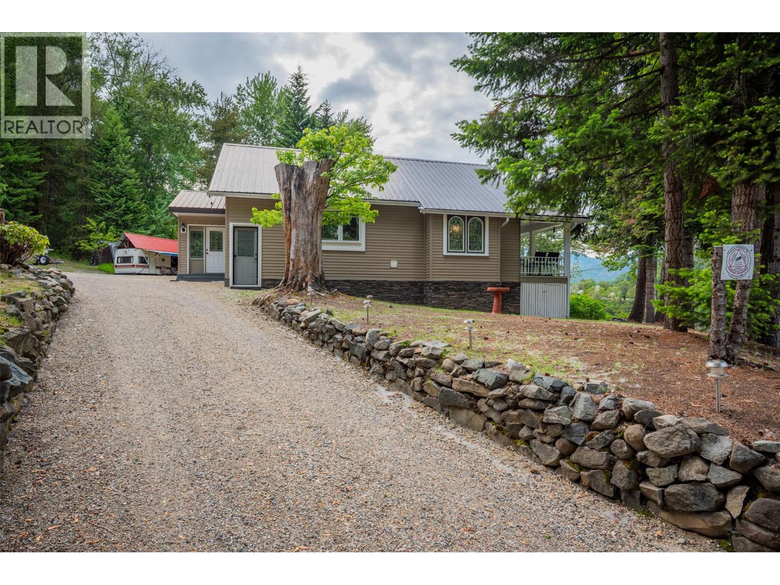 2060 Casino Road, trail, British Columbia