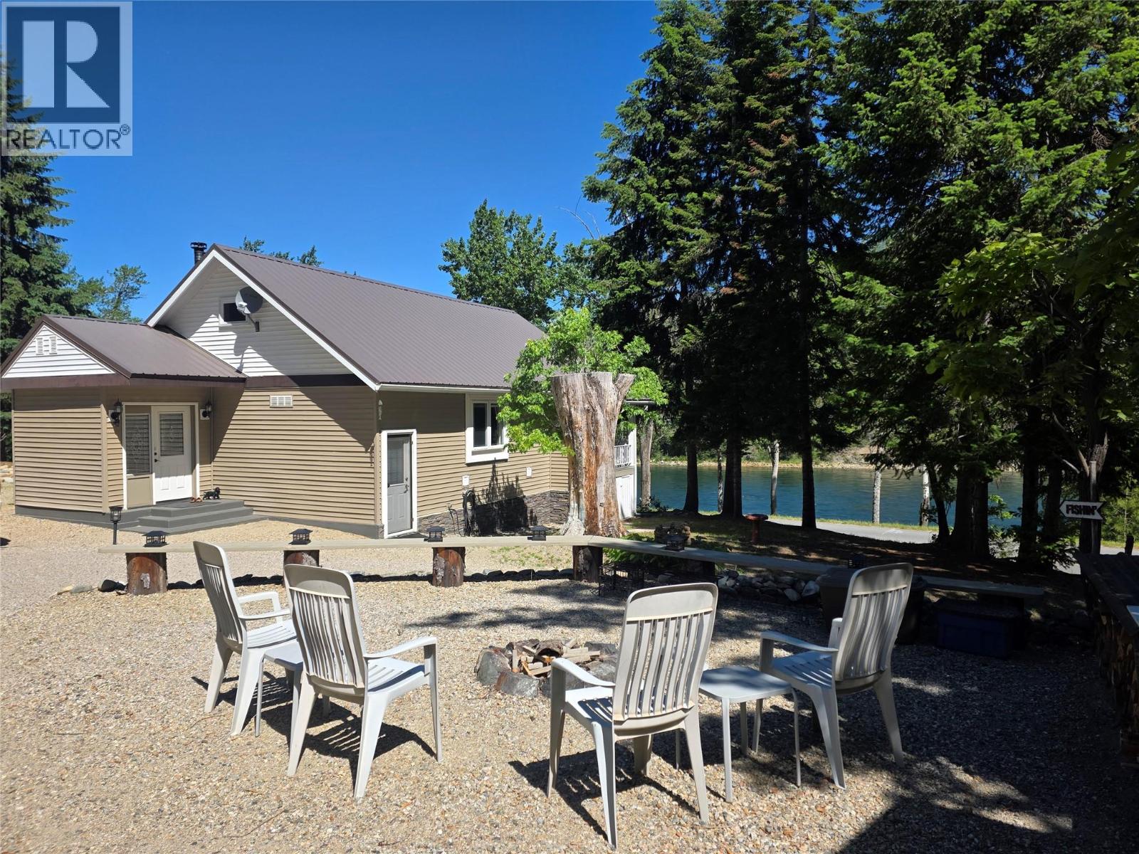2060 Casino Road, Trail, British Columbia  V1R 4X3 - Photo 2 - 10360915