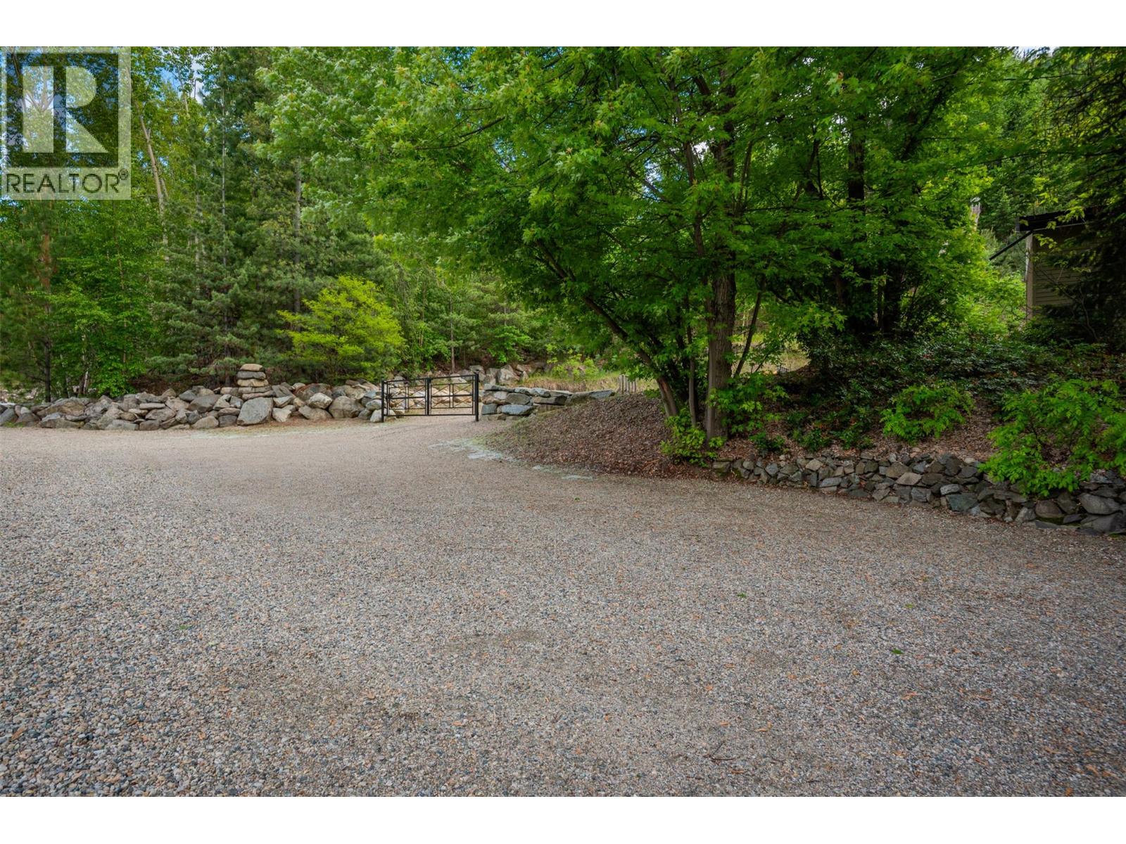 2060 Casino Road, Trail, British Columbia  V1R 4X3 - Photo 37 - 10360915