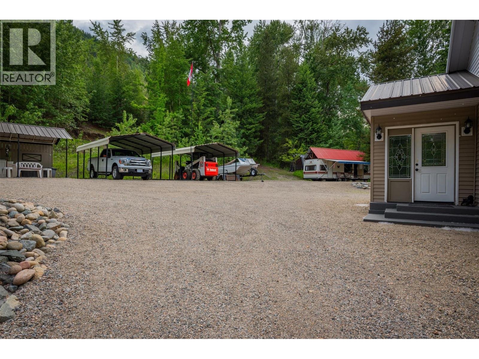 2060 Casino Road, Trail, British Columbia  V1R 4X3 - Photo 39 - 10360915