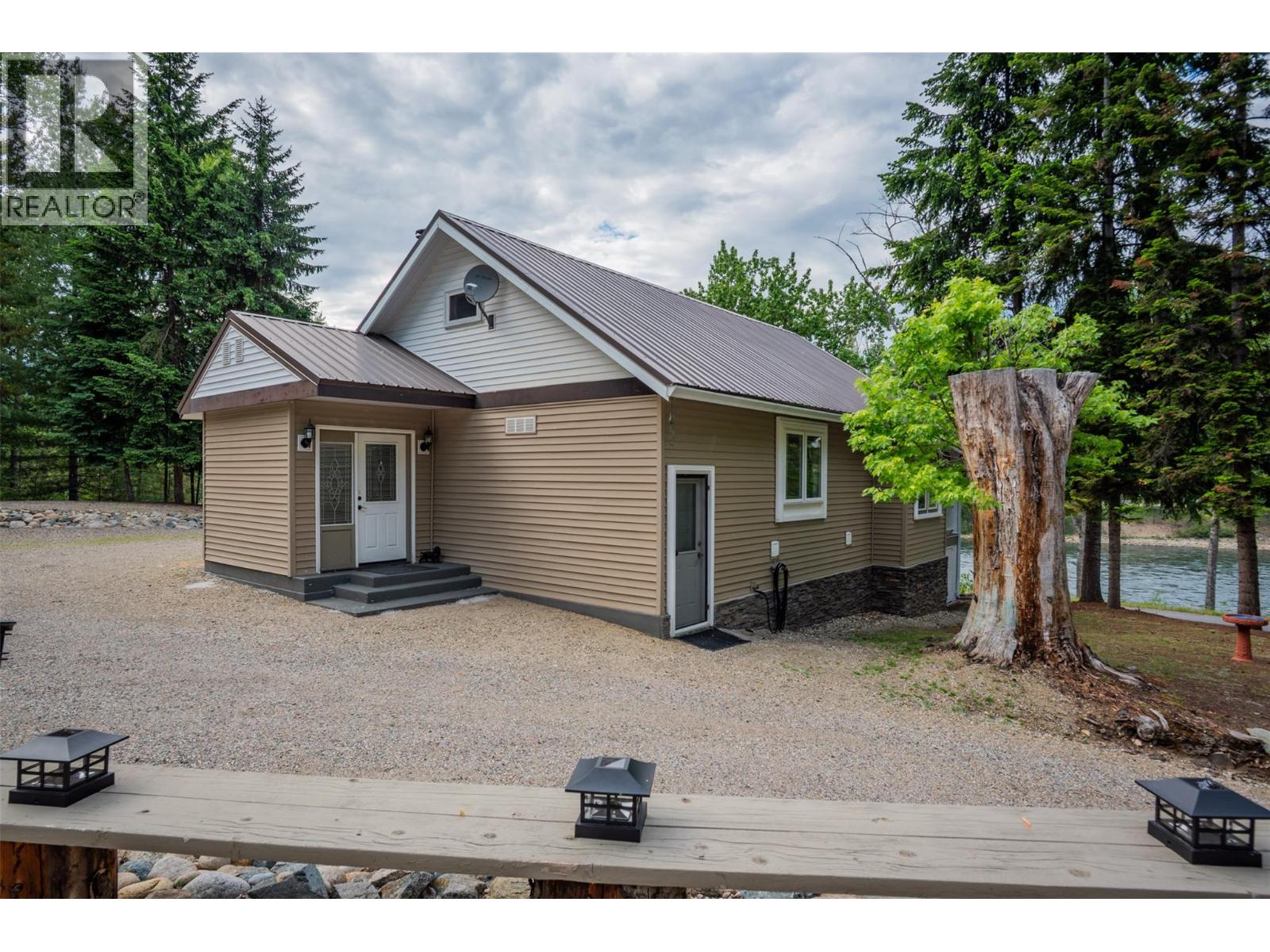 2060 Casino Road, Trail, British Columbia  V1R 4X3 - Photo 42 - 10360915