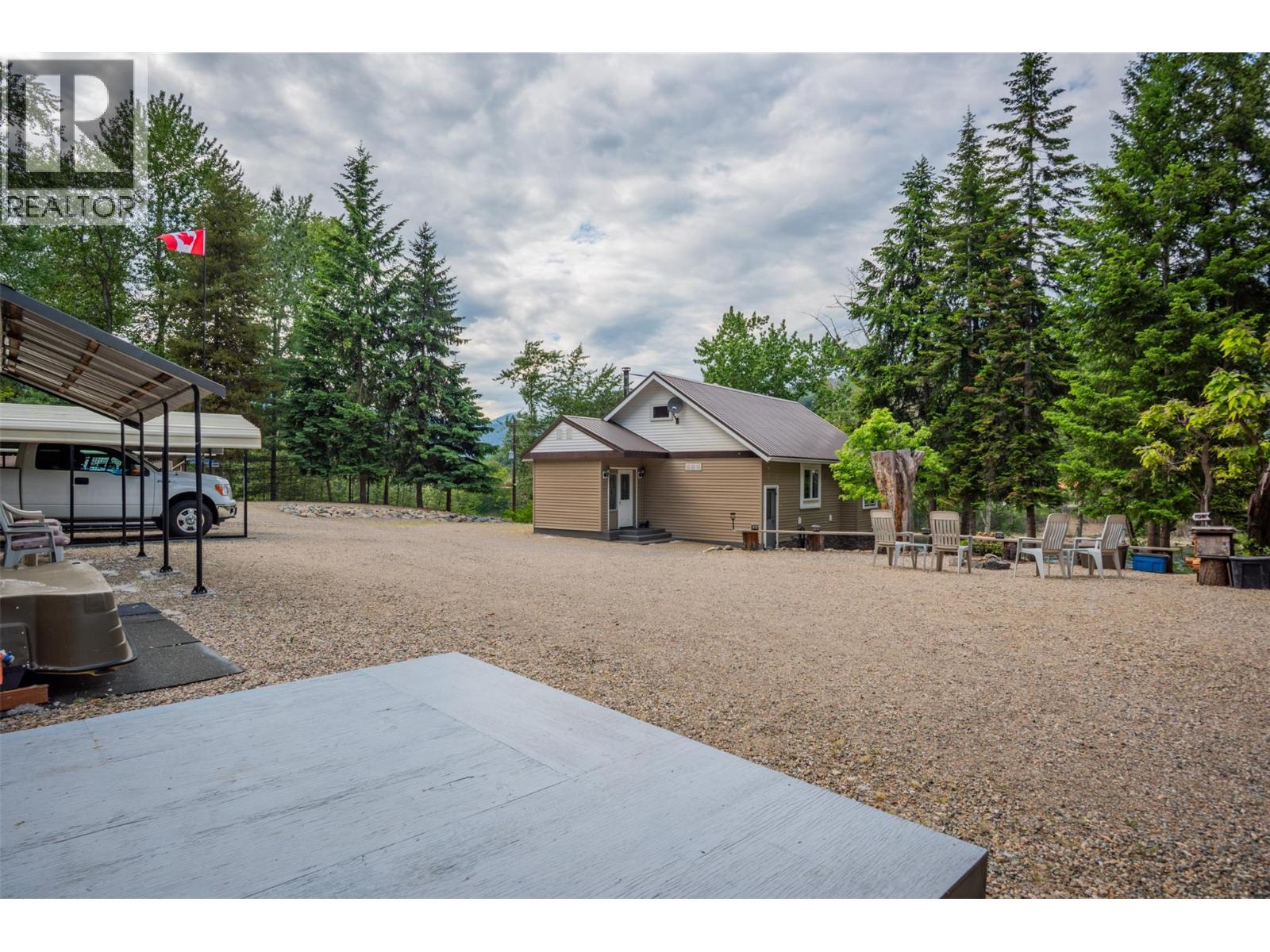 2060 Casino Road, Trail, British Columbia  V1R 4X3 - Photo 50 - 10360915