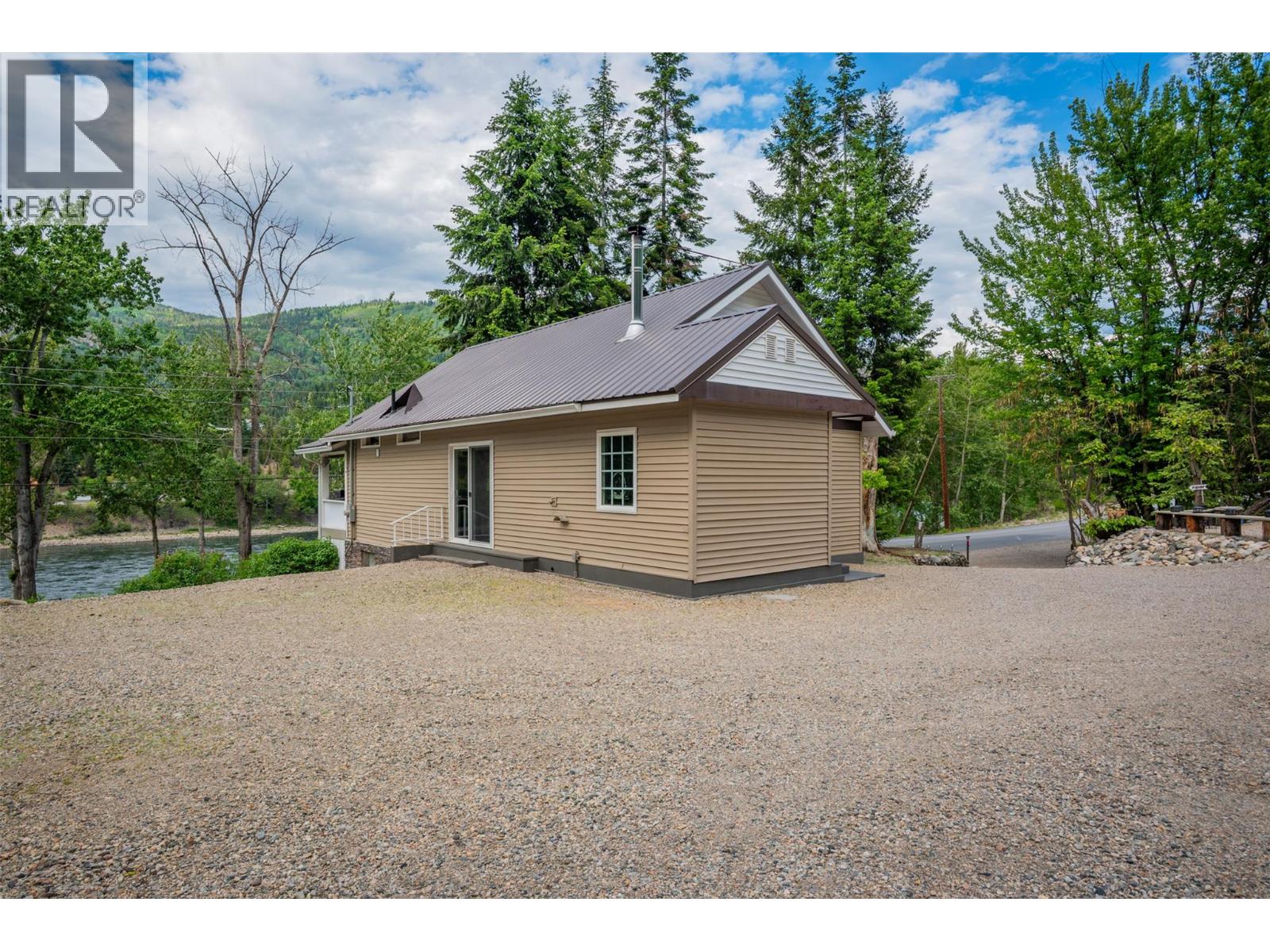 2060 Casino Road, Trail, British Columbia  V1R 4X3 - Photo 52 - 10360915