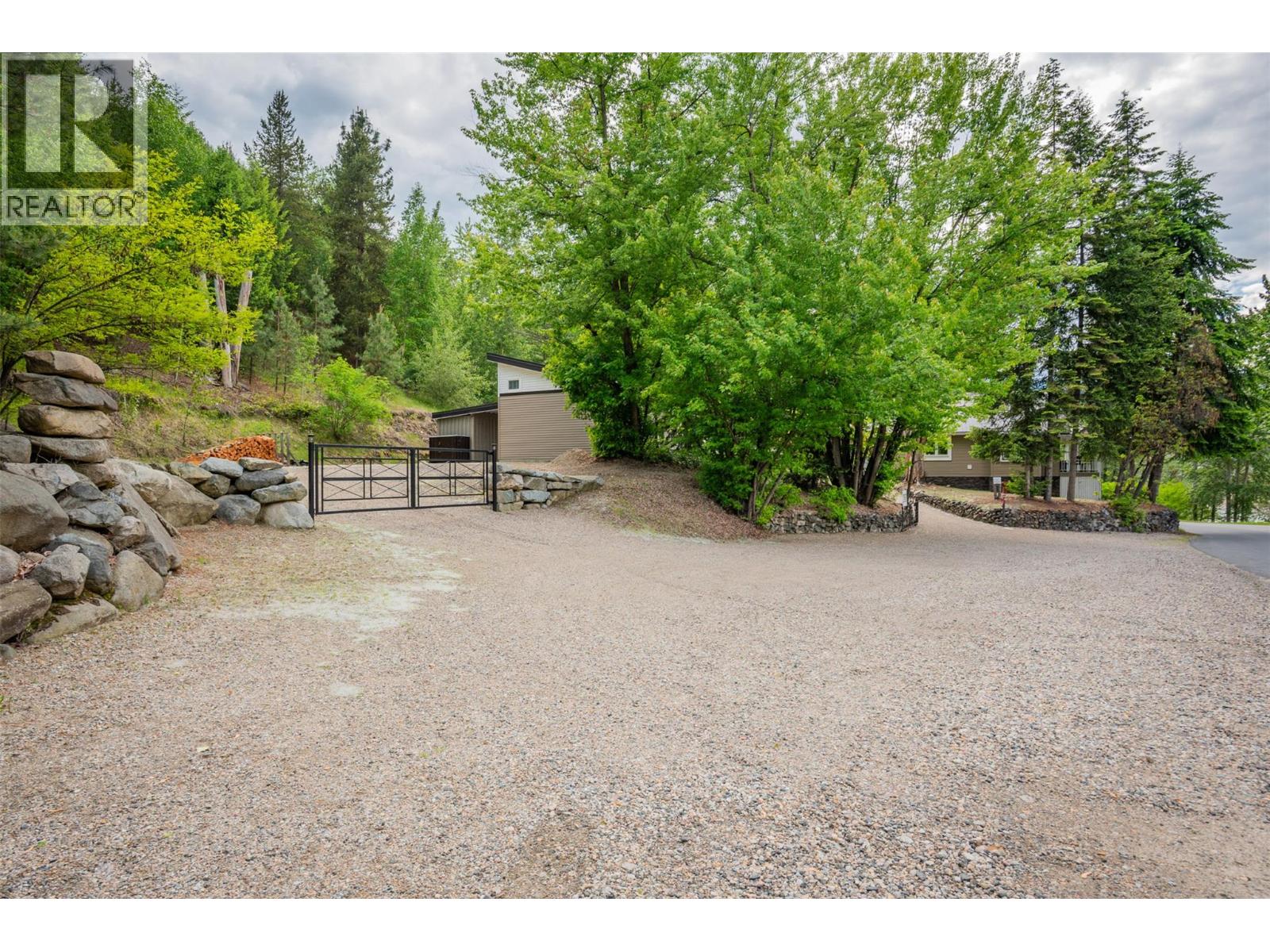 2060 Casino Road, Trail, British Columbia  V1R 4X3 - Photo 76 - 10360915