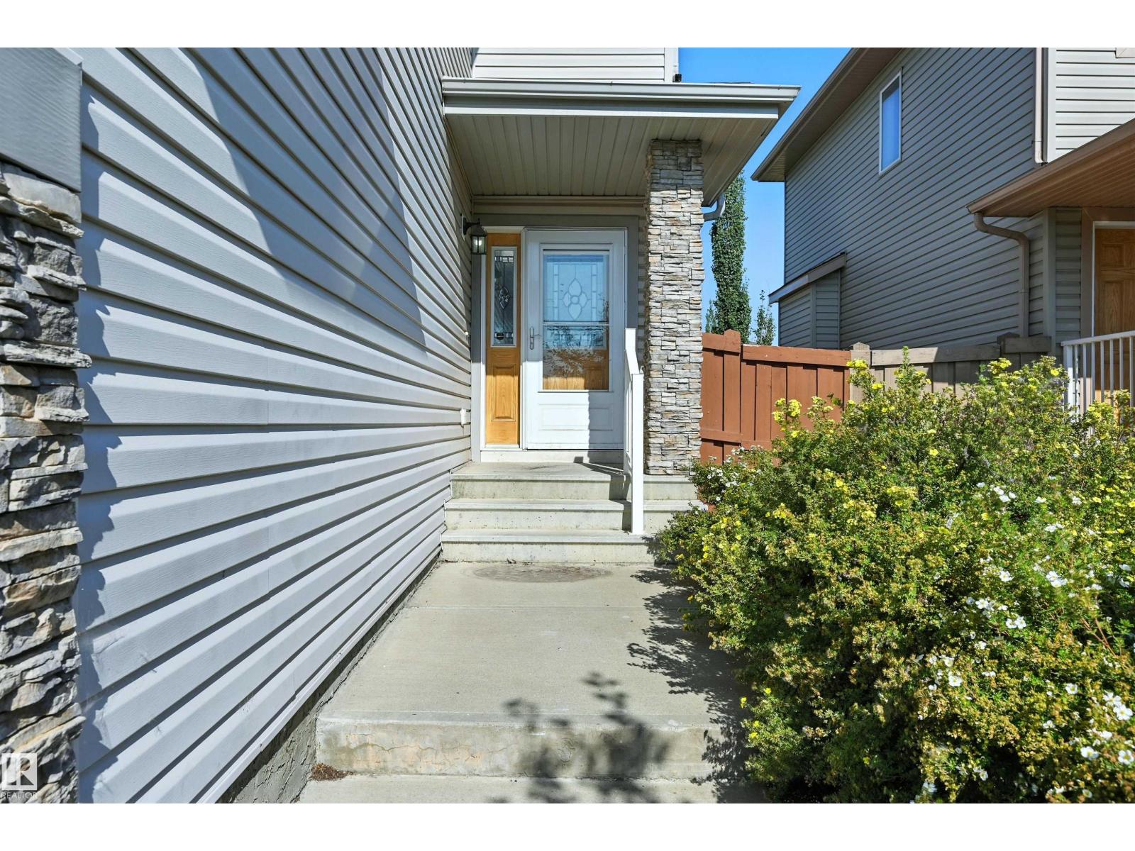 1785 Hammond Cr Nw, Edmonton, Alberta  T6M 0K3 - Photo 2 - E4455171