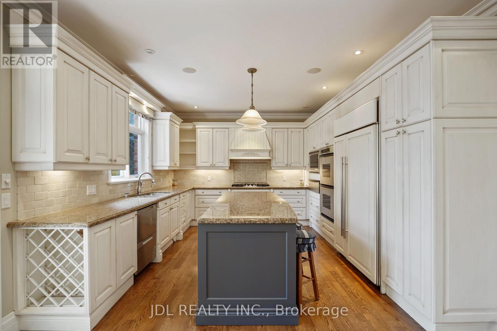 1283 Lindburgh Court, Mississauga, Ontario  L5H 4J2 - Photo 16 - W12369560