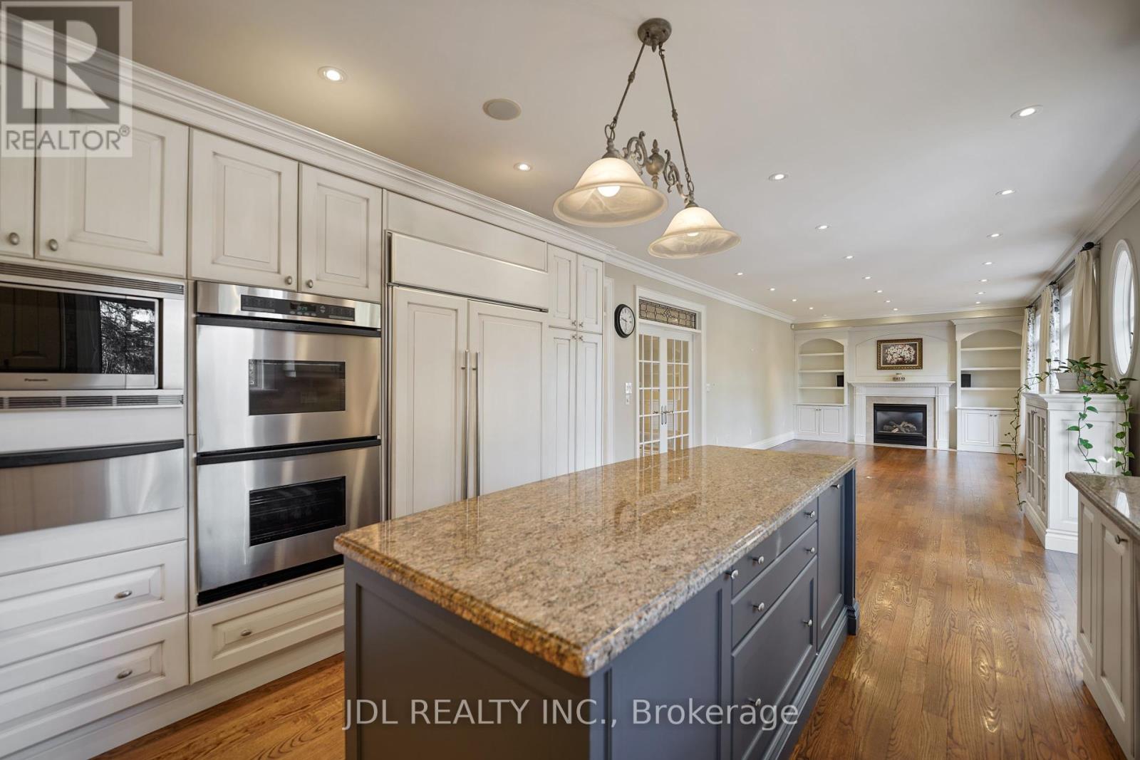 1283 Lindburgh Court, Mississauga, Ontario  L5H 4J2 - Photo 19 - W12369560
