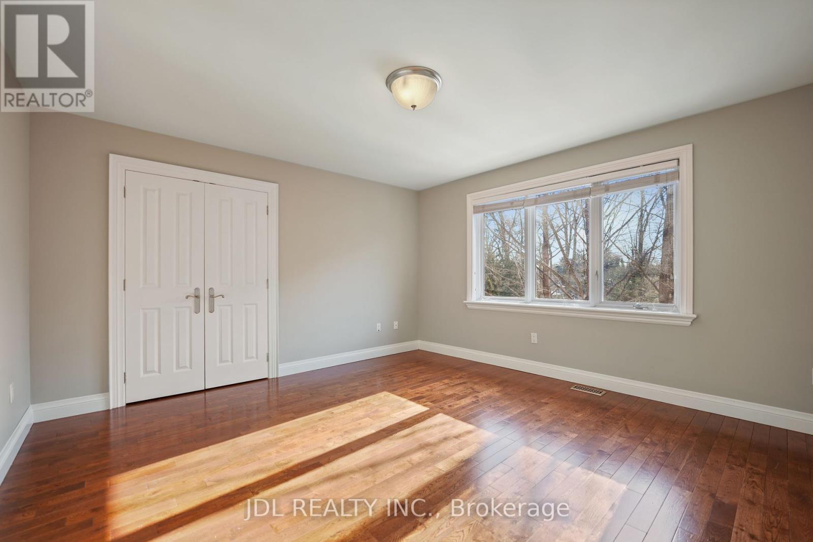 1283 Lindburgh Court, Mississauga, Ontario  L5H 4J2 - Photo 32 - W12369560