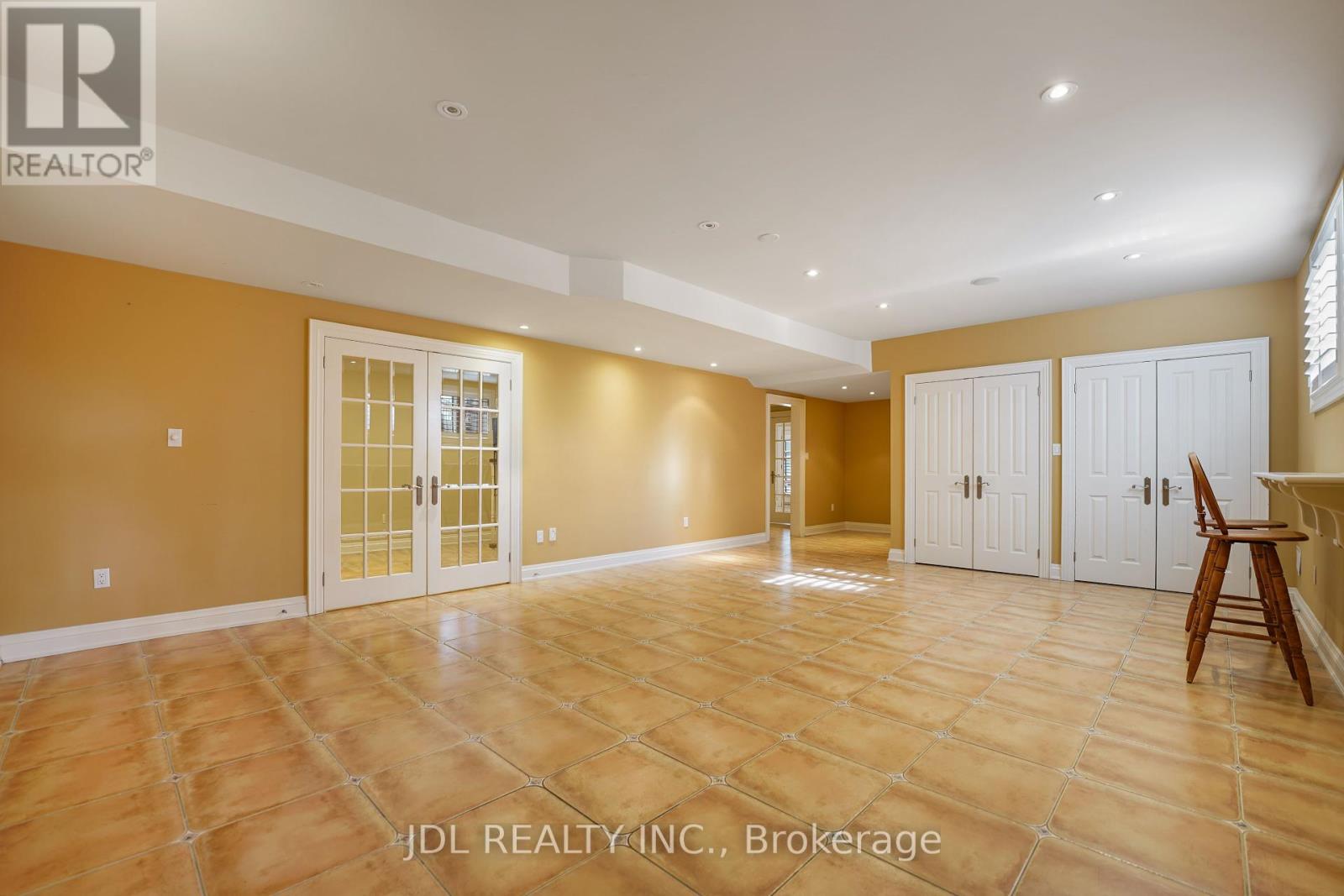 1283 Lindburgh Court, Mississauga, Ontario  L5H 4J2 - Photo 37 - W12369560