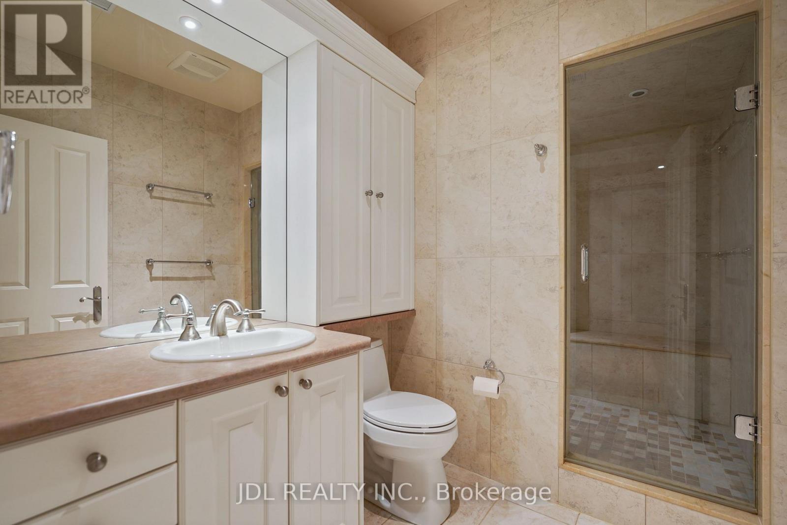 1283 Lindburgh Court, Mississauga, Ontario  L5H 4J2 - Photo 39 - W12369560