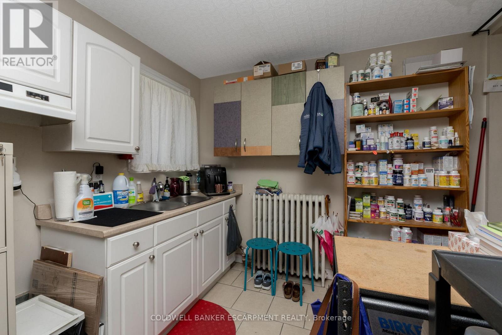 20 Mill Street E, Halton Hills (Ac Acton), Ontario  L7J 1G9 - Photo 16 - W12369563