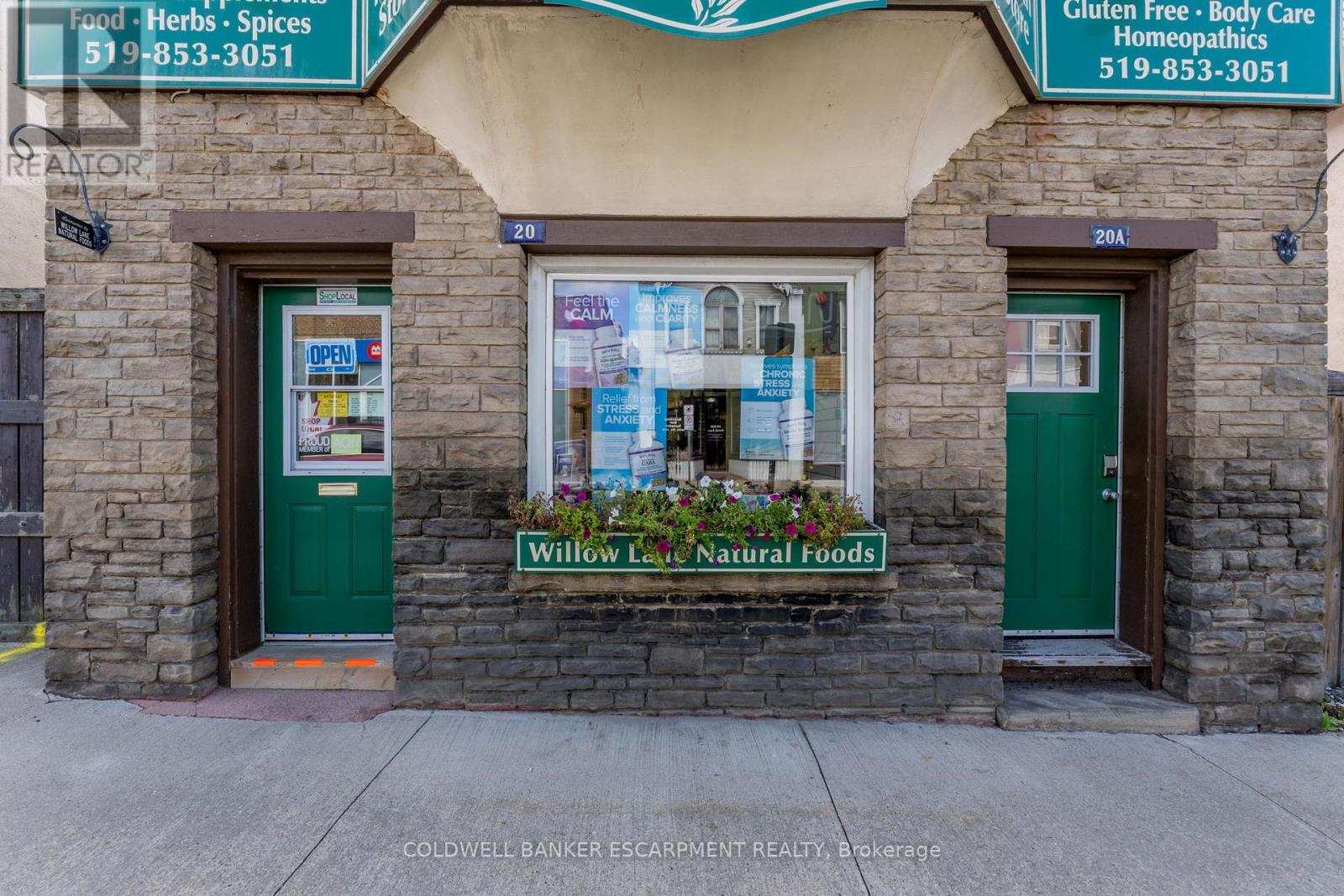 20 Mill Street E, Halton Hills (Ac Acton), Ontario  L7J 1G9 - Photo 5 - W12369563