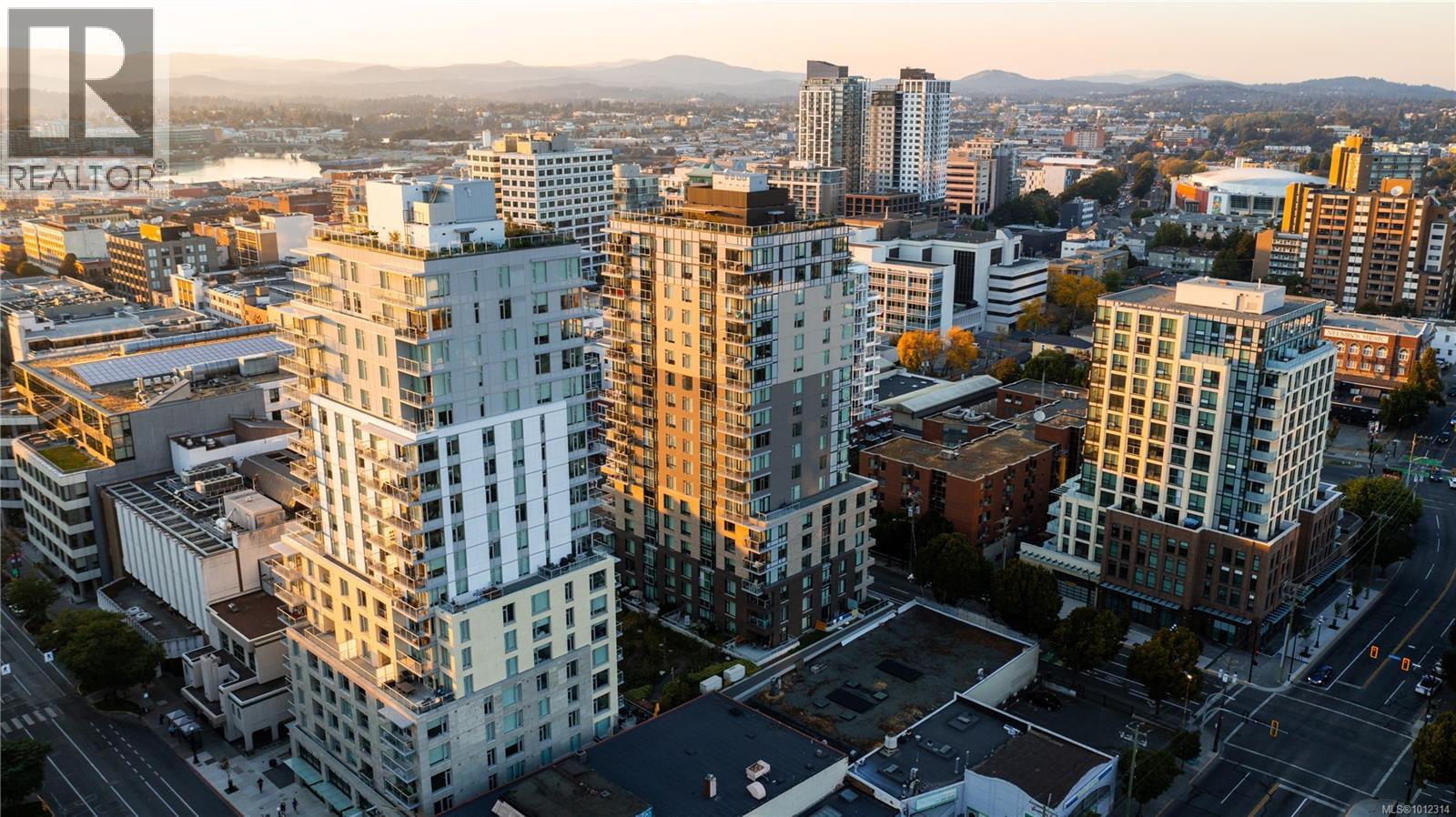 1601 845 Johnson St, Victoria, British Columbia  V8W 0G3 - Photo 2 - 1012314