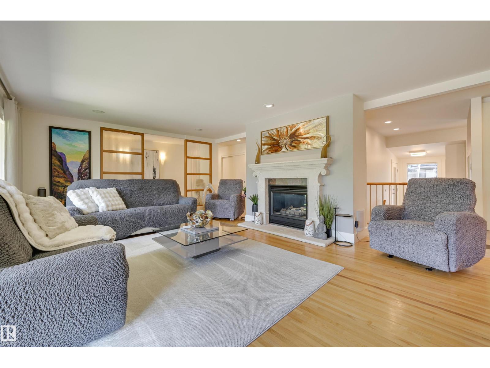 Property at 8907 SASKATCHEWAN DR NW image 2