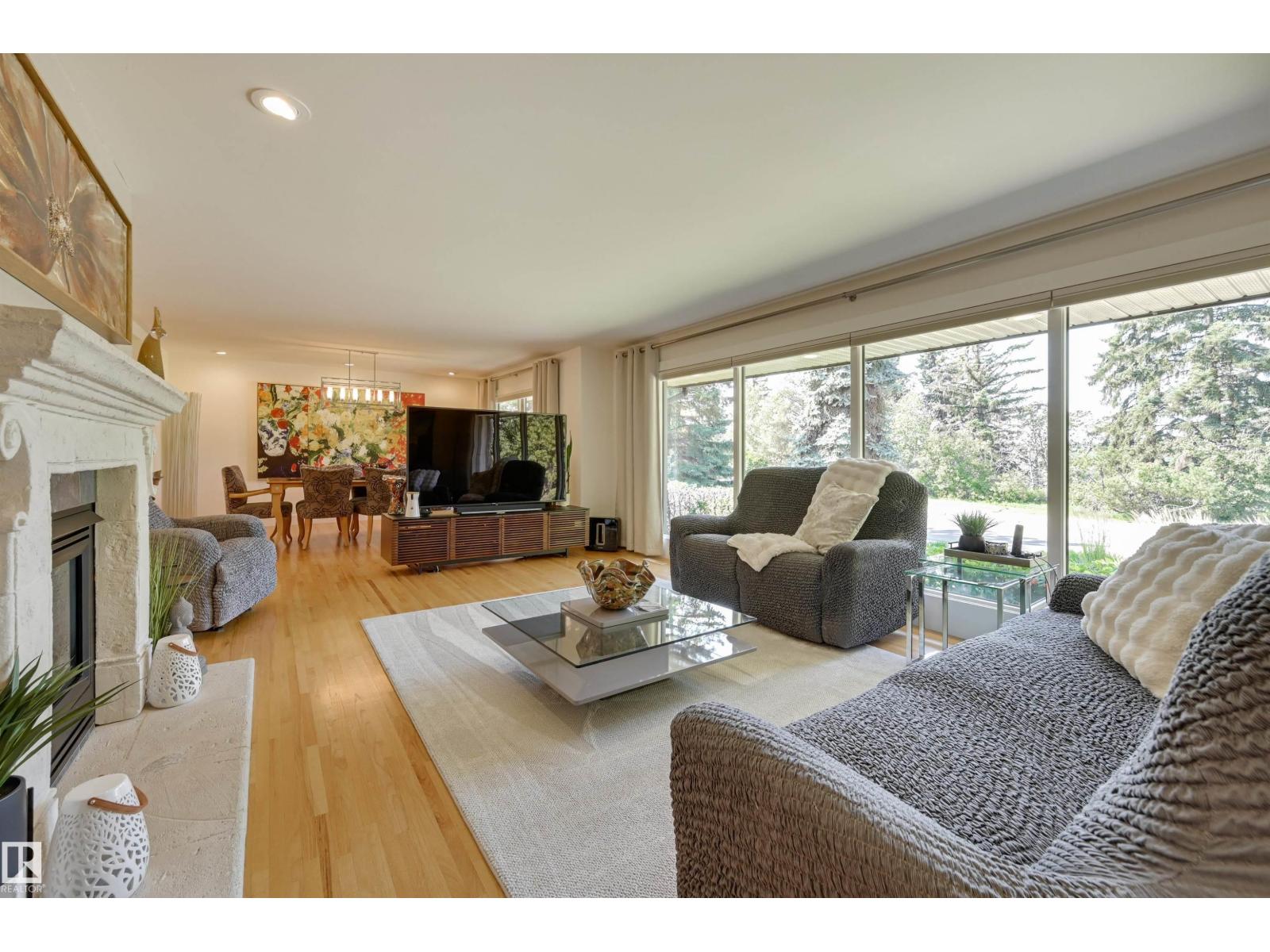 Property at 8907 SASKATCHEWAN DR NW image 3