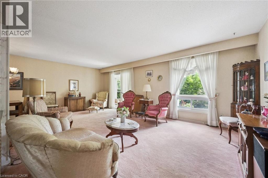 Property at 282 WESTHEIGHTS Drive image 5