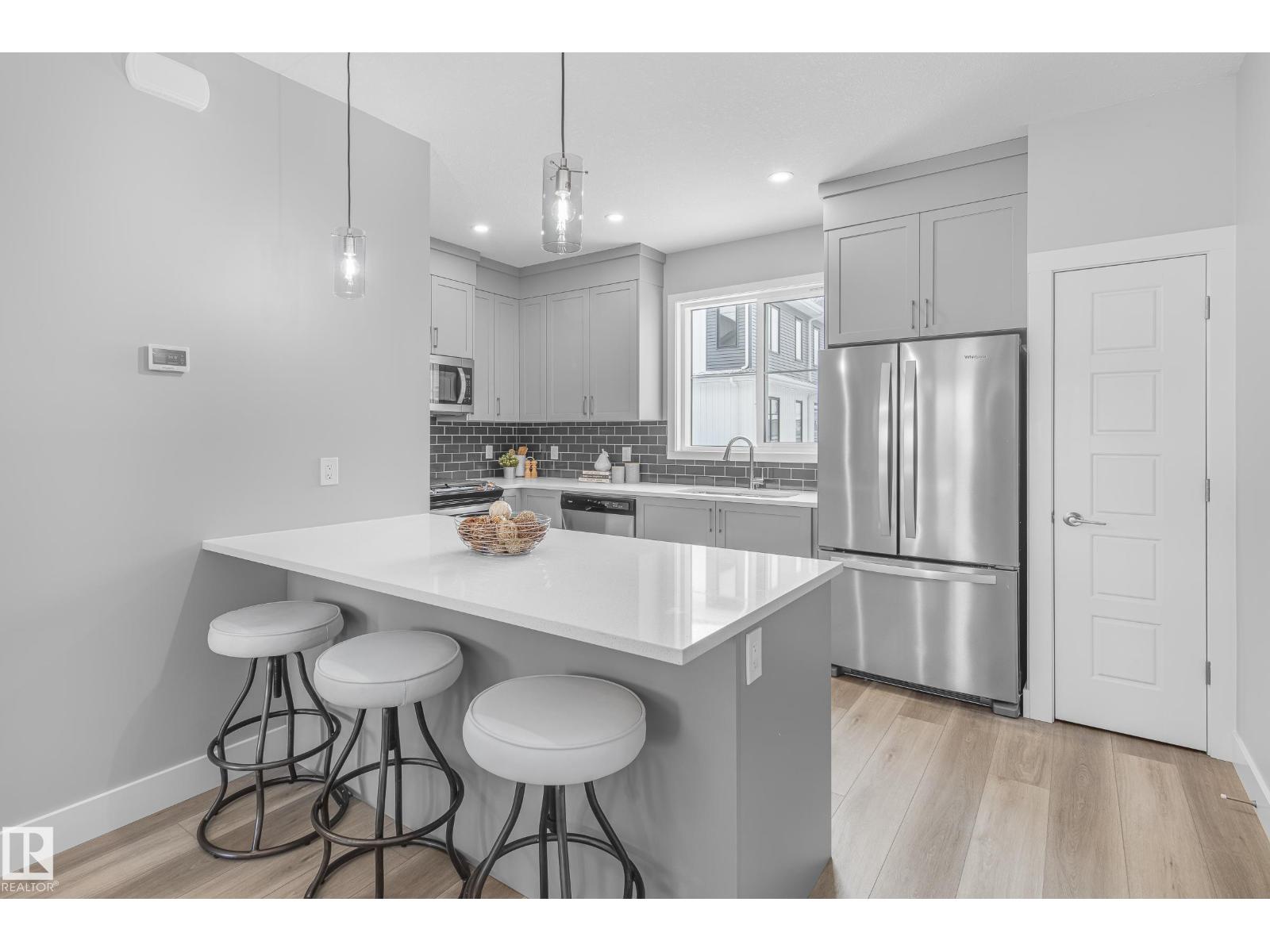 #6 6905 25 Av Sw, Edmonton, Alberta  T6X 3B7 - Photo 1 - E4455176