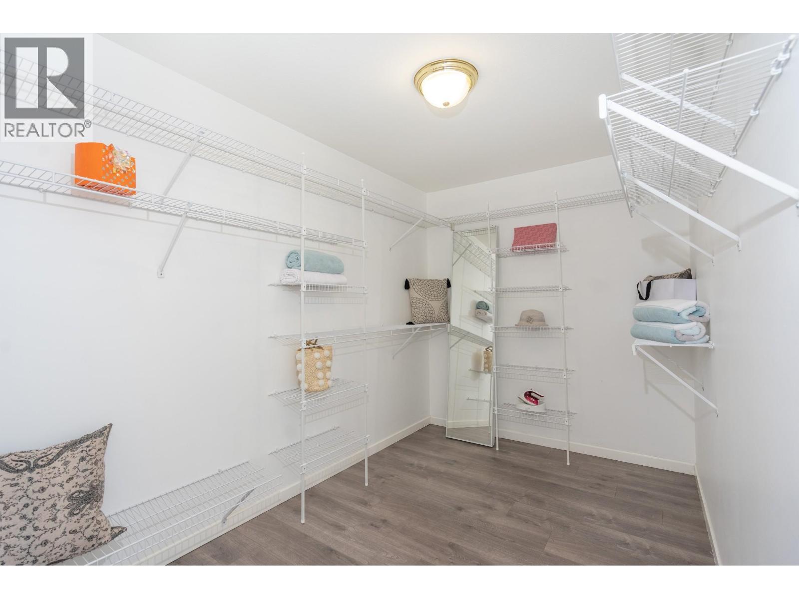 Listing Picture 18 of 24 : 5940 COLVILLE ROAD, Richmond / 烈治文 - 魯藝地產 Yvonne Lu Group - MLS Medallion Club Member