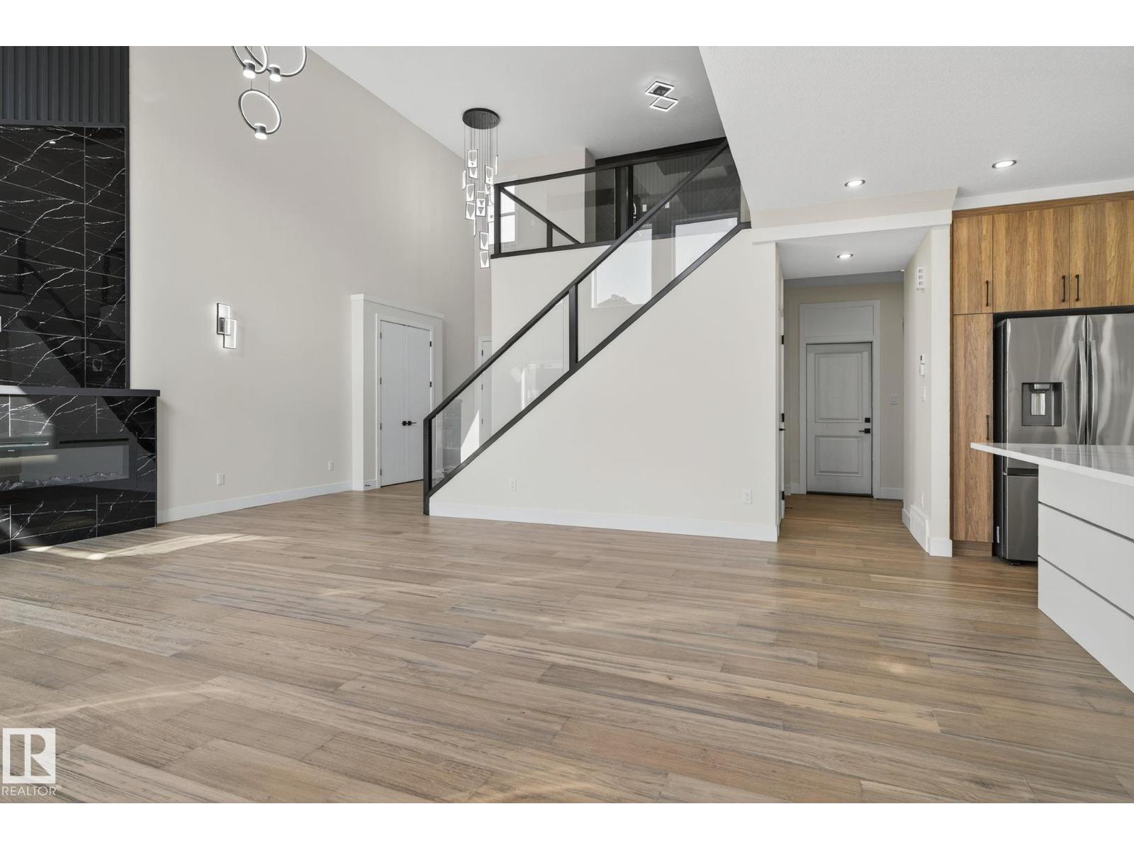Property at 17116 2 ST NW image 3