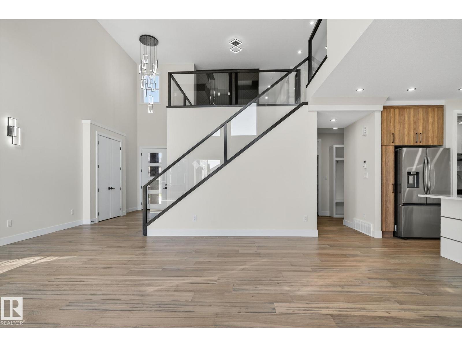 Property at 17116 2 ST NW image 4