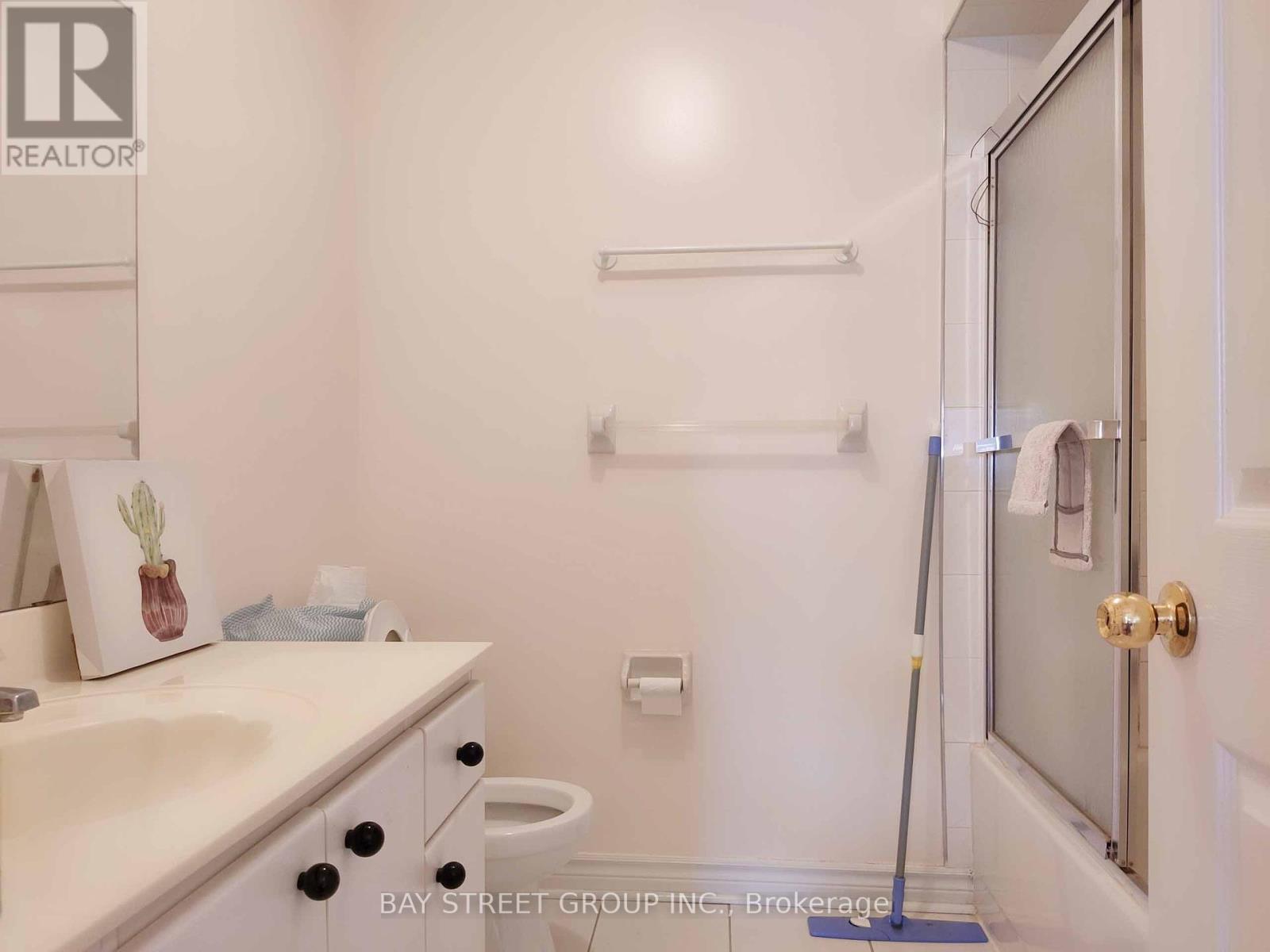 Property at 76 GREENSBORO DRIVE image 3