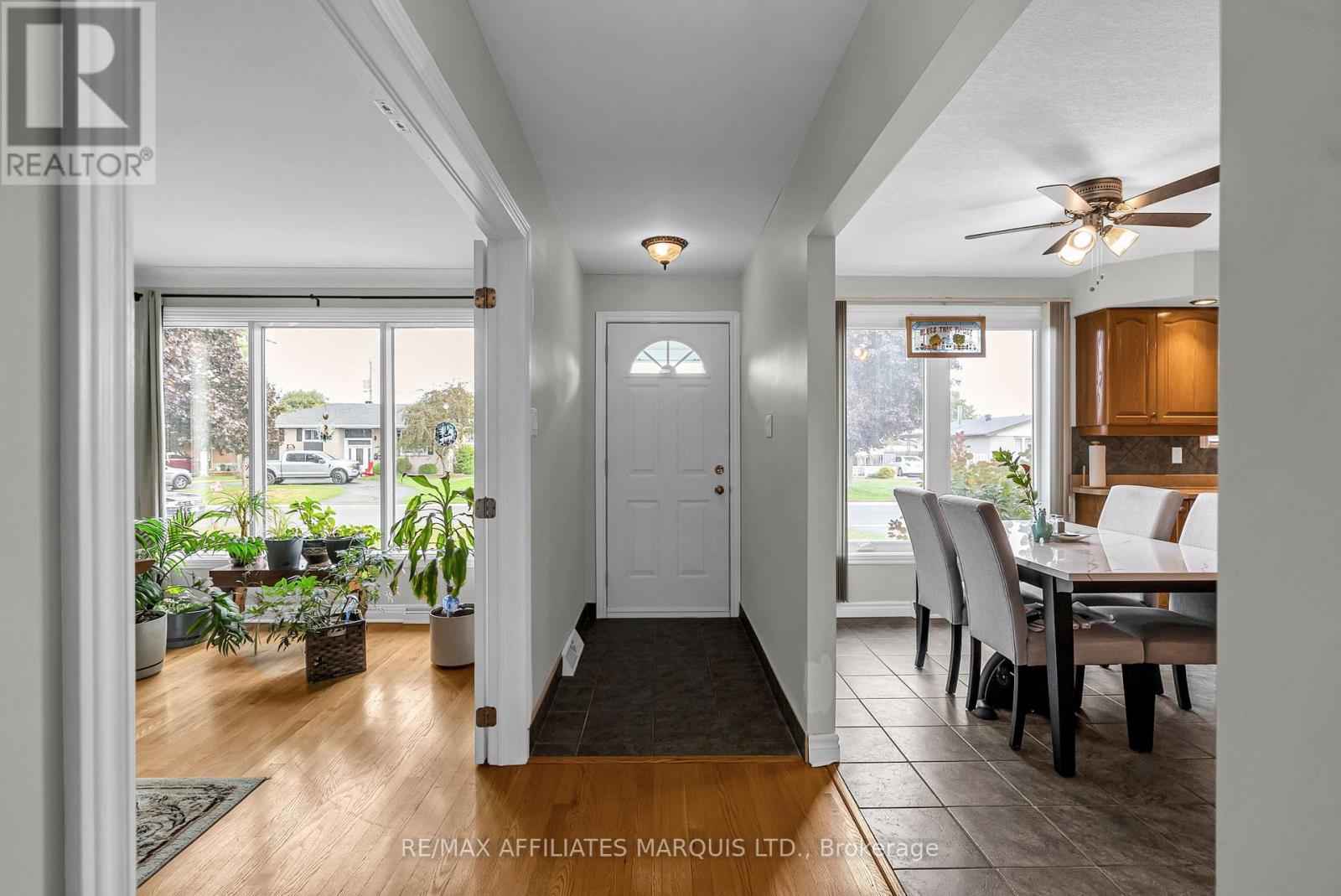 417 Beach Avenue, Cornwall, Ontario  K6H 5P3 - Photo 3 - X12369637