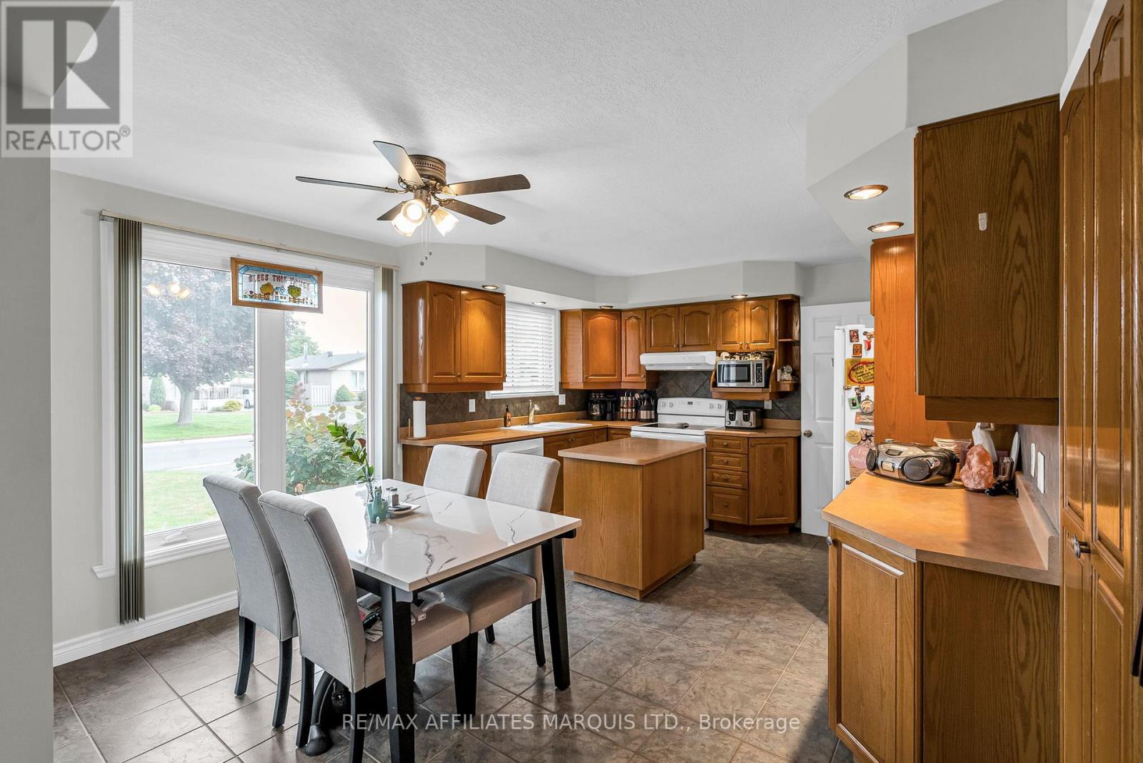 417 Beach Avenue, Cornwall, Ontario  K6H 5P3 - Photo 4 - X12369637